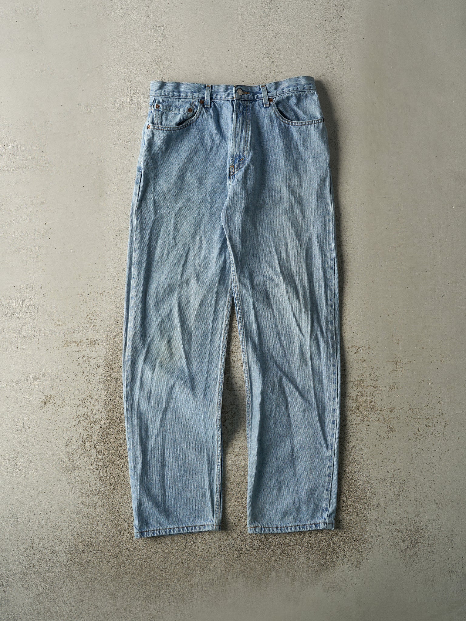 Vintage Y2K Light Wash Levi's 550 Jeans (34x33)