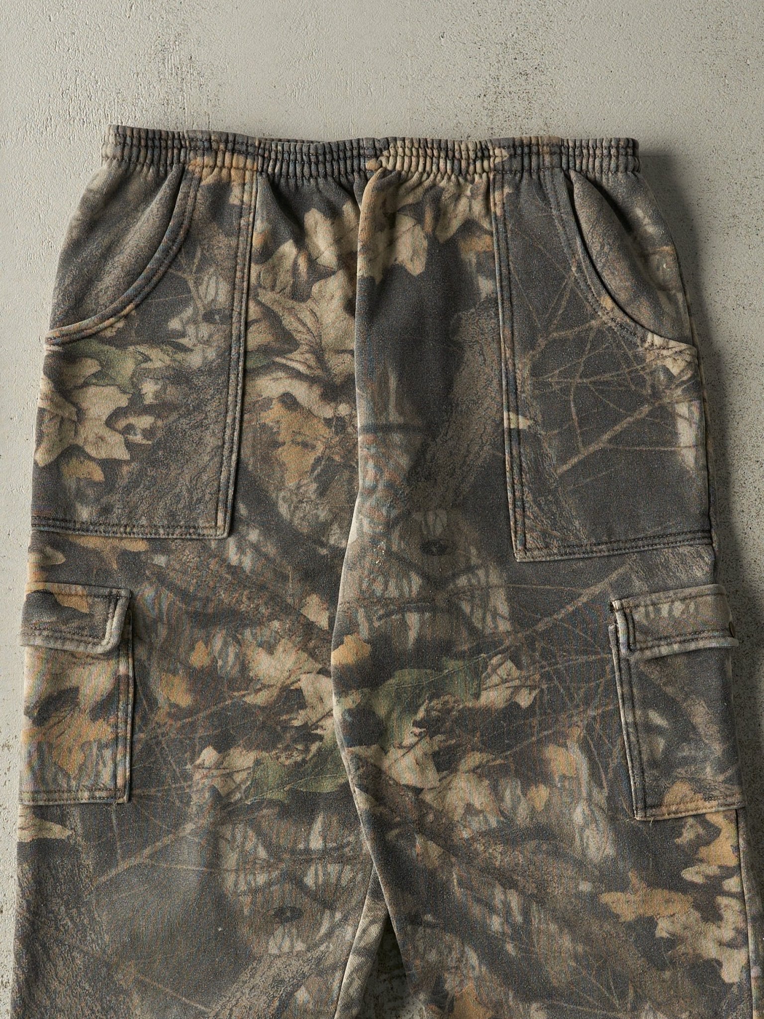 Vintage Y2K Camo Mossy Oak Cargo Sweatpants (32.5x30)