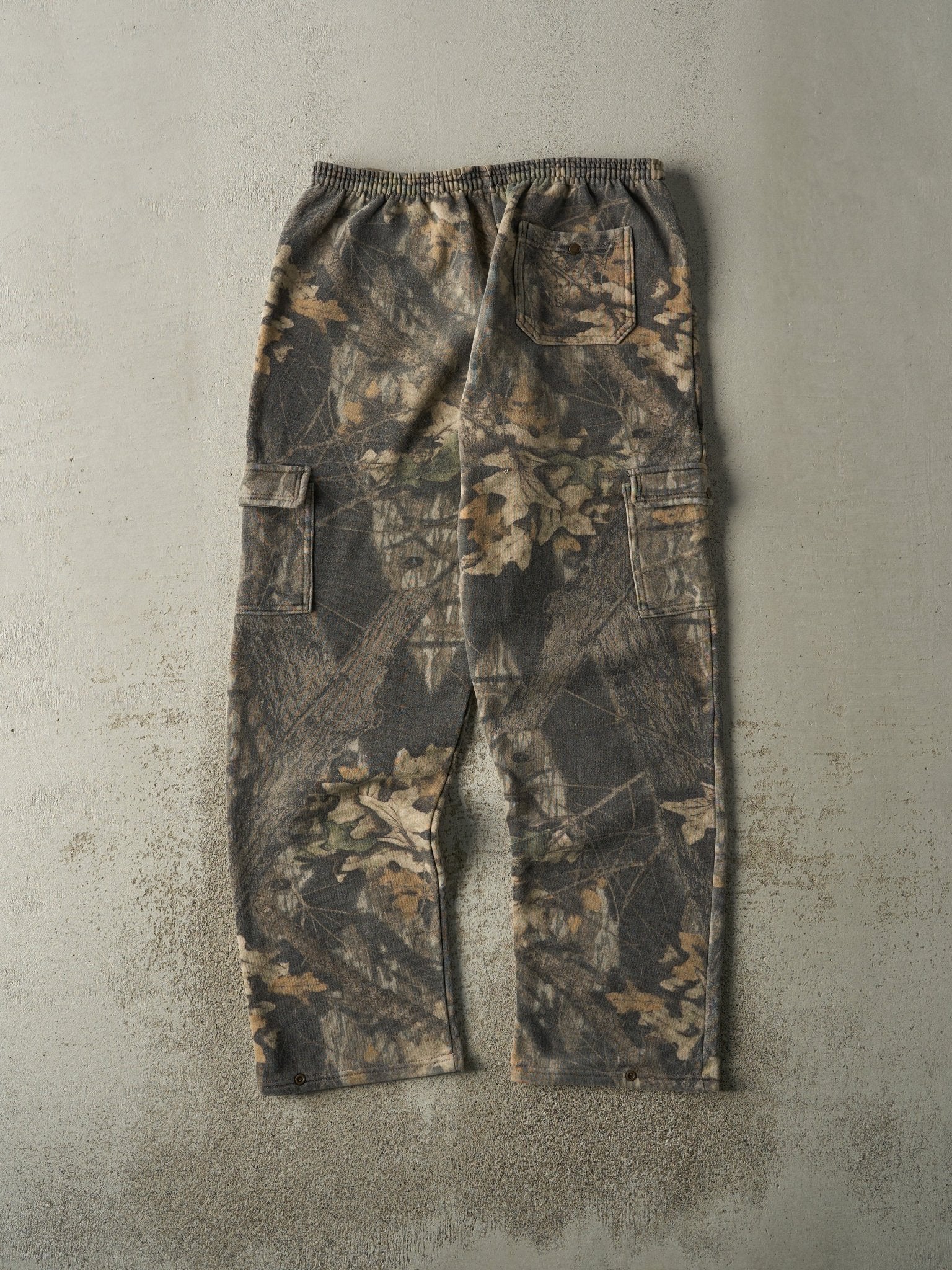 Vintage Y2K Camo Mossy Oak Cargo Sweatpants (32.5x30)