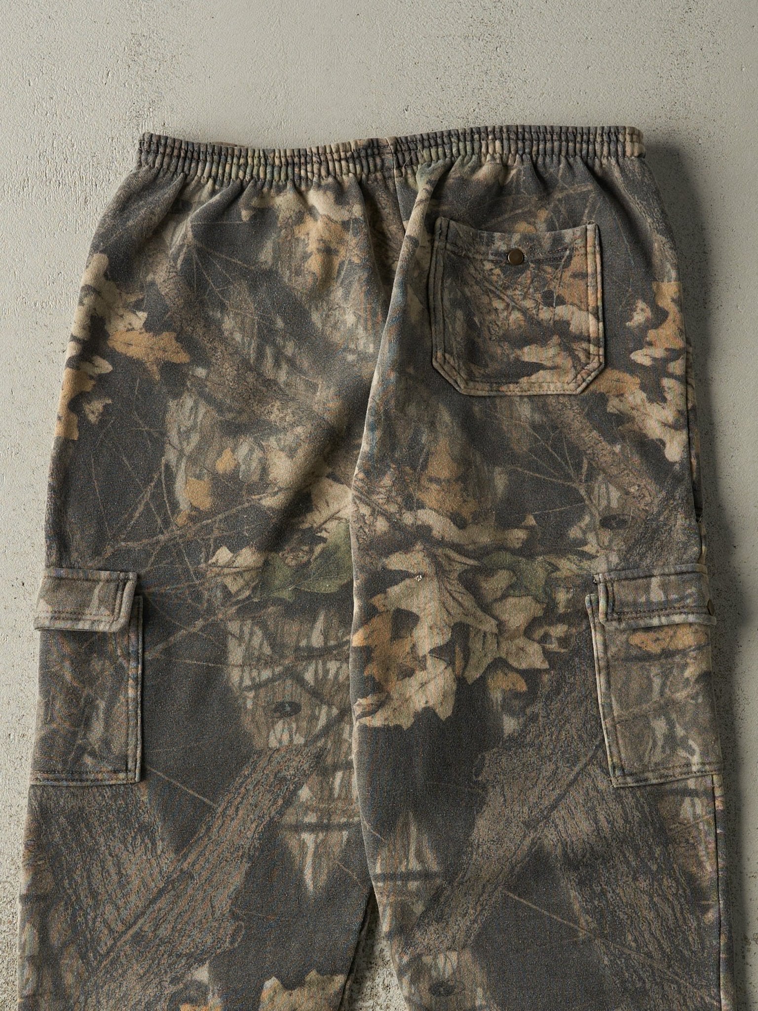 Vintage Y2K Camo Mossy Oak Cargo Sweatpants (32.5x30)