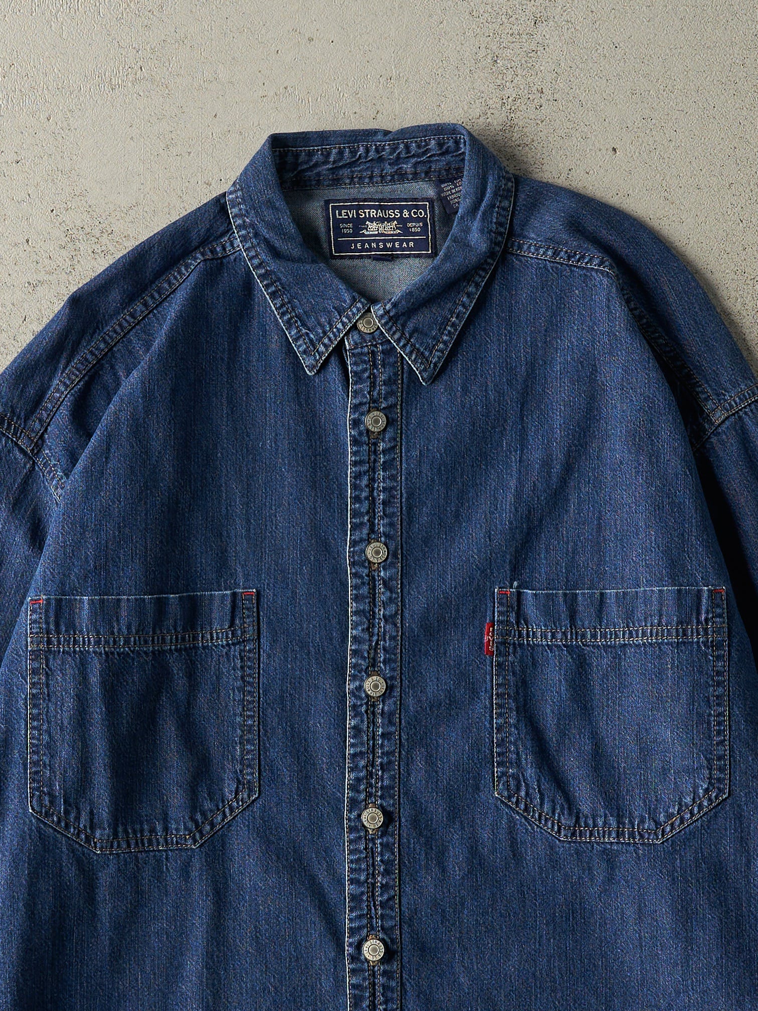 Vintage 90s Dark Wash Levi's Button Up Long Sleeve (XL)