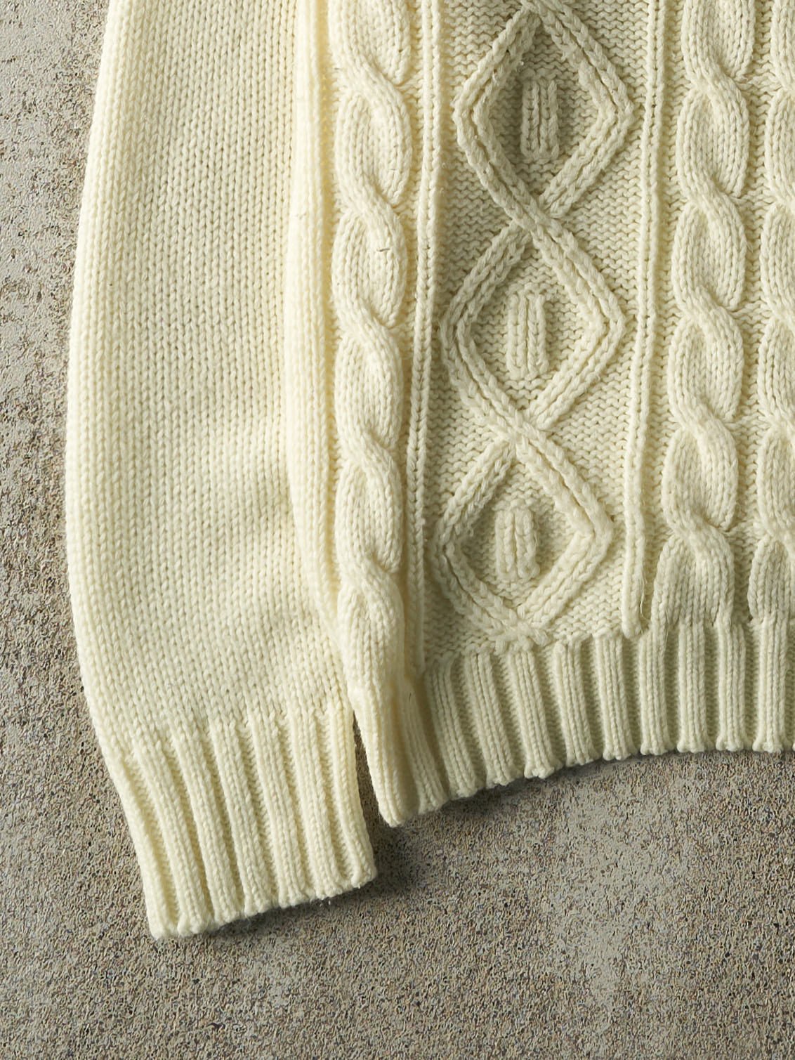 Vintage 80s Cream Hudsons Bay Cable Knit (M)
