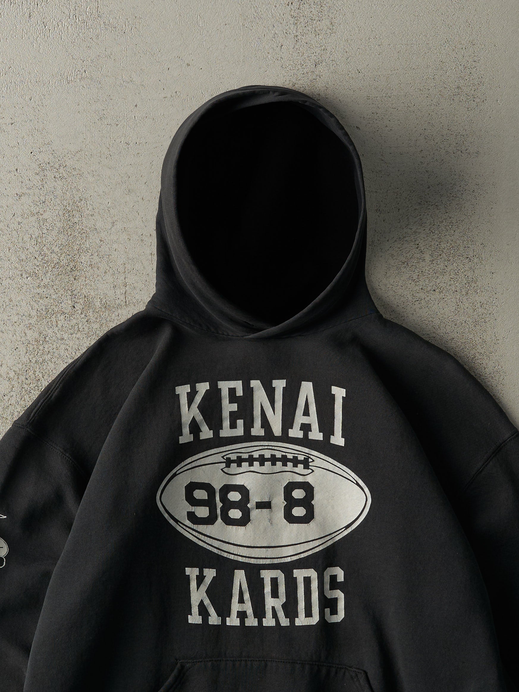 Vintage 90s Black Kenai Kards Football Russell Athletic Hoodie (L/XL)
