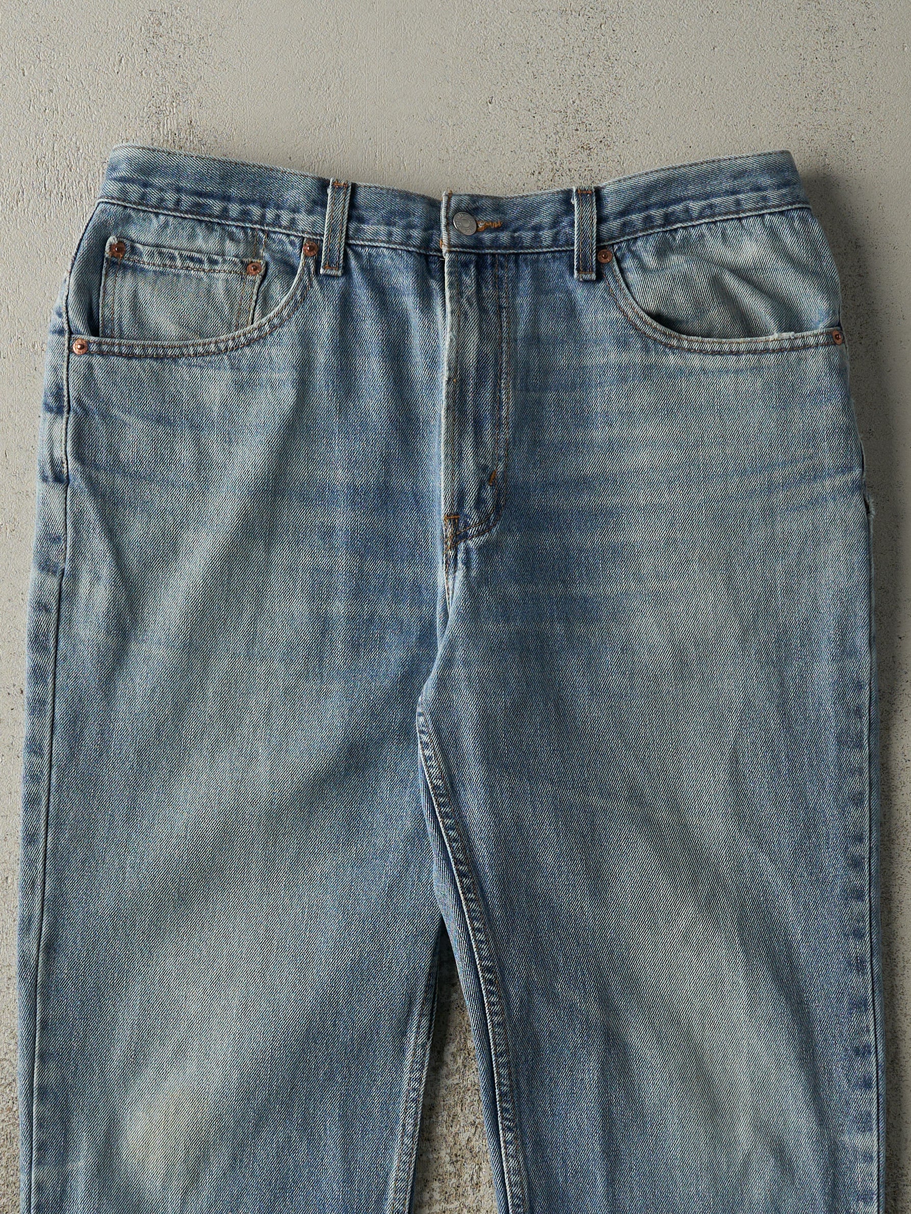Vintage Y2K Light Wash Levi's Slim Fit Jeans (35.5x30.5)