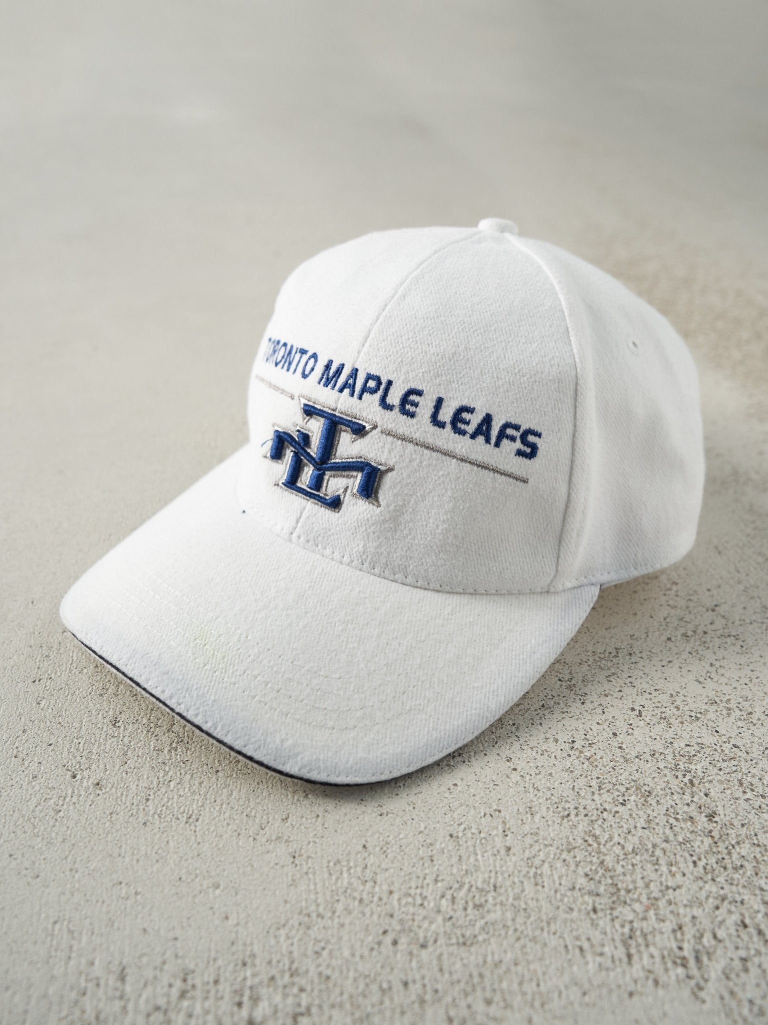 Vintage Y2K White Embroidered Toronto Maple Leafs Velcro Hat