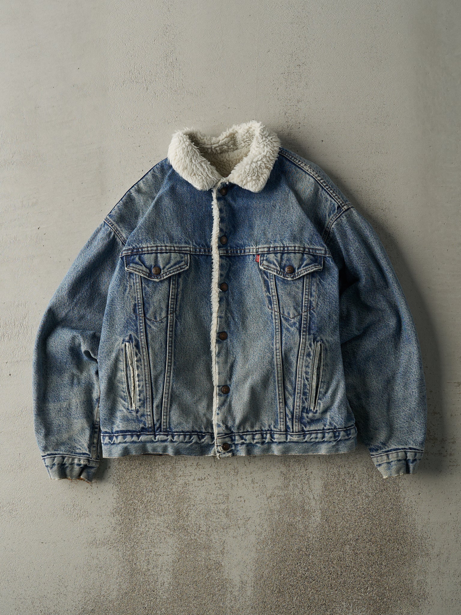 Vintage 90s Light Wash Levi's Type 3 Sherpa Lined Denim Jacket (M)