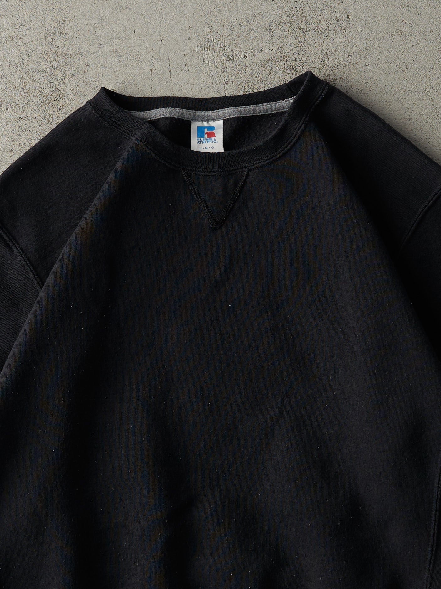 Vintage Y2K Faded Black Russell Athletic Blank Crewneck (M/L)