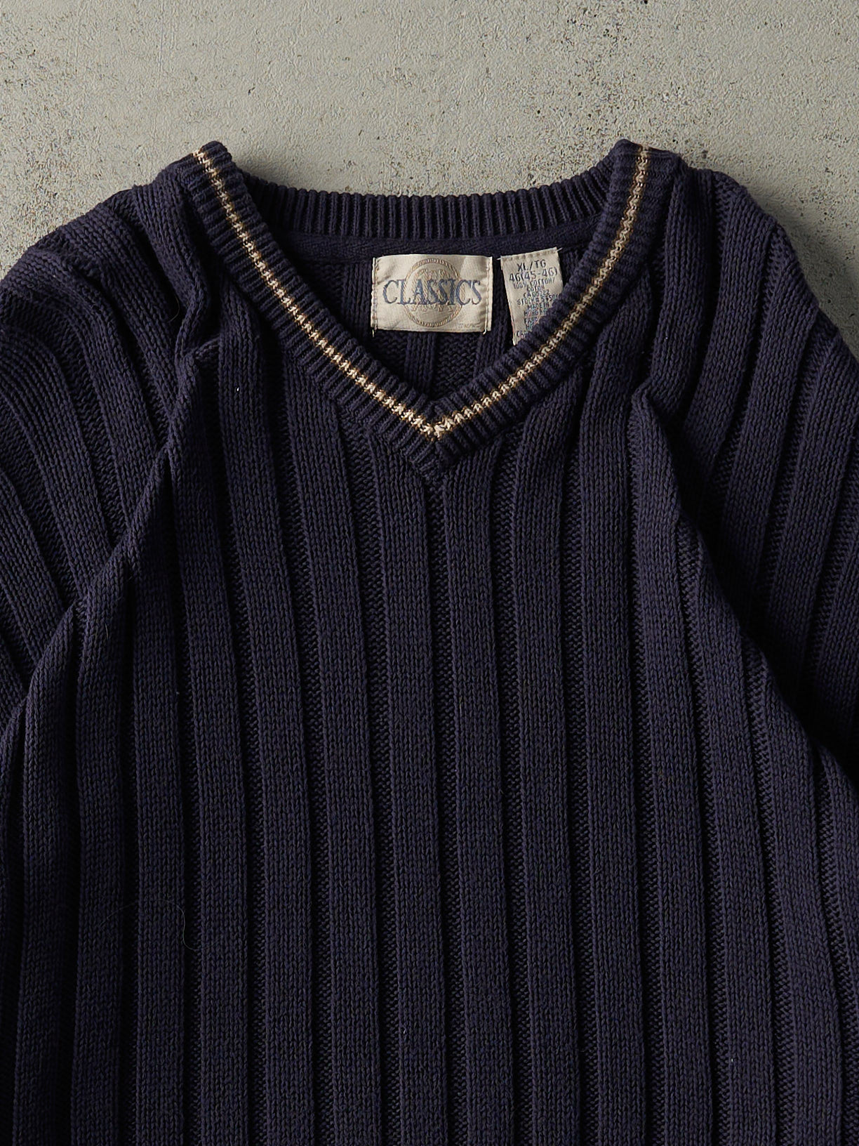 Vintage 80s Navy Blue Chunky Knit V-Neck Sweater (L)