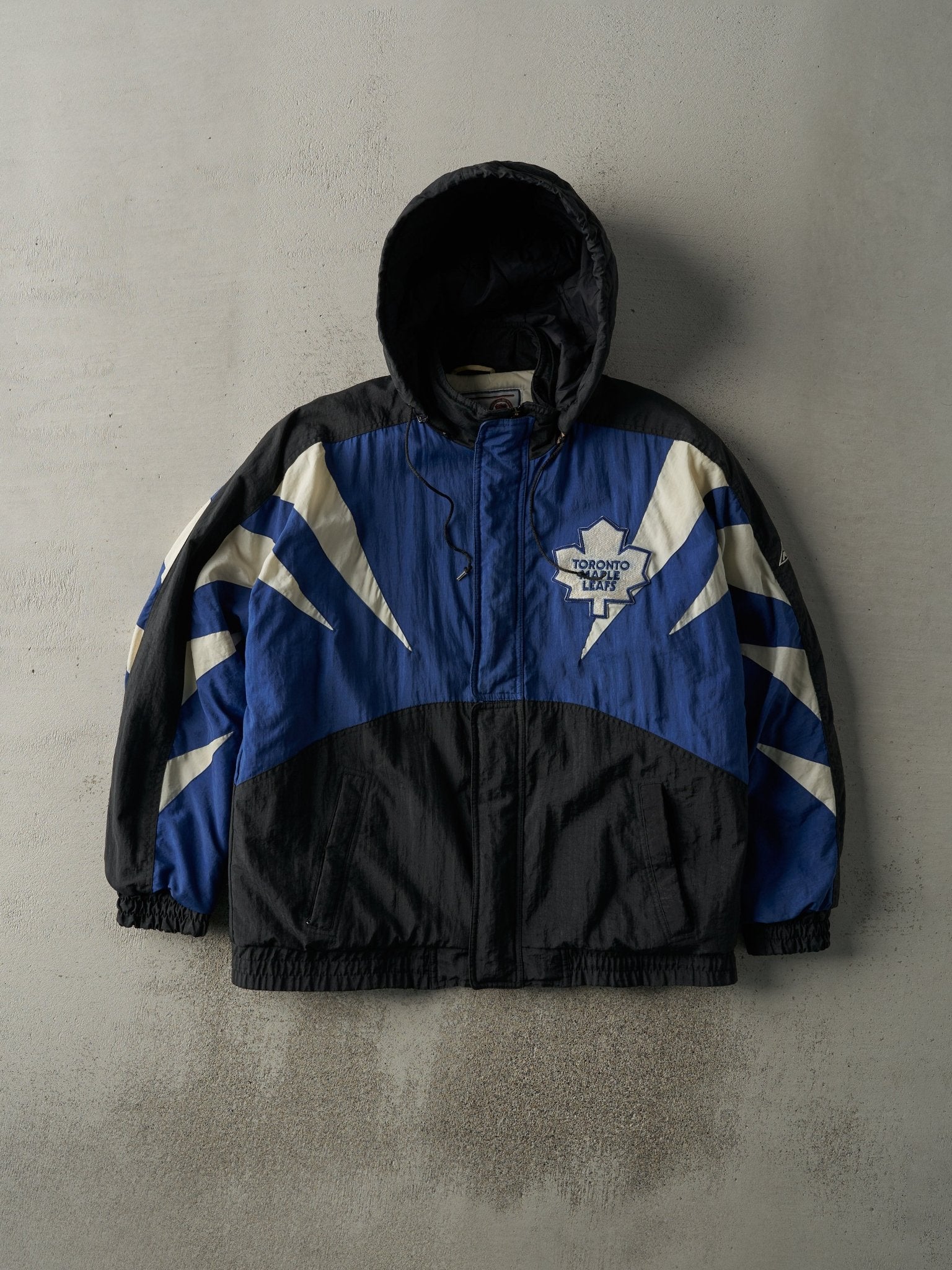 Vintage 90s Black, Blue & White Toronto Maple Leafs Apex Puffer Jacket (L)