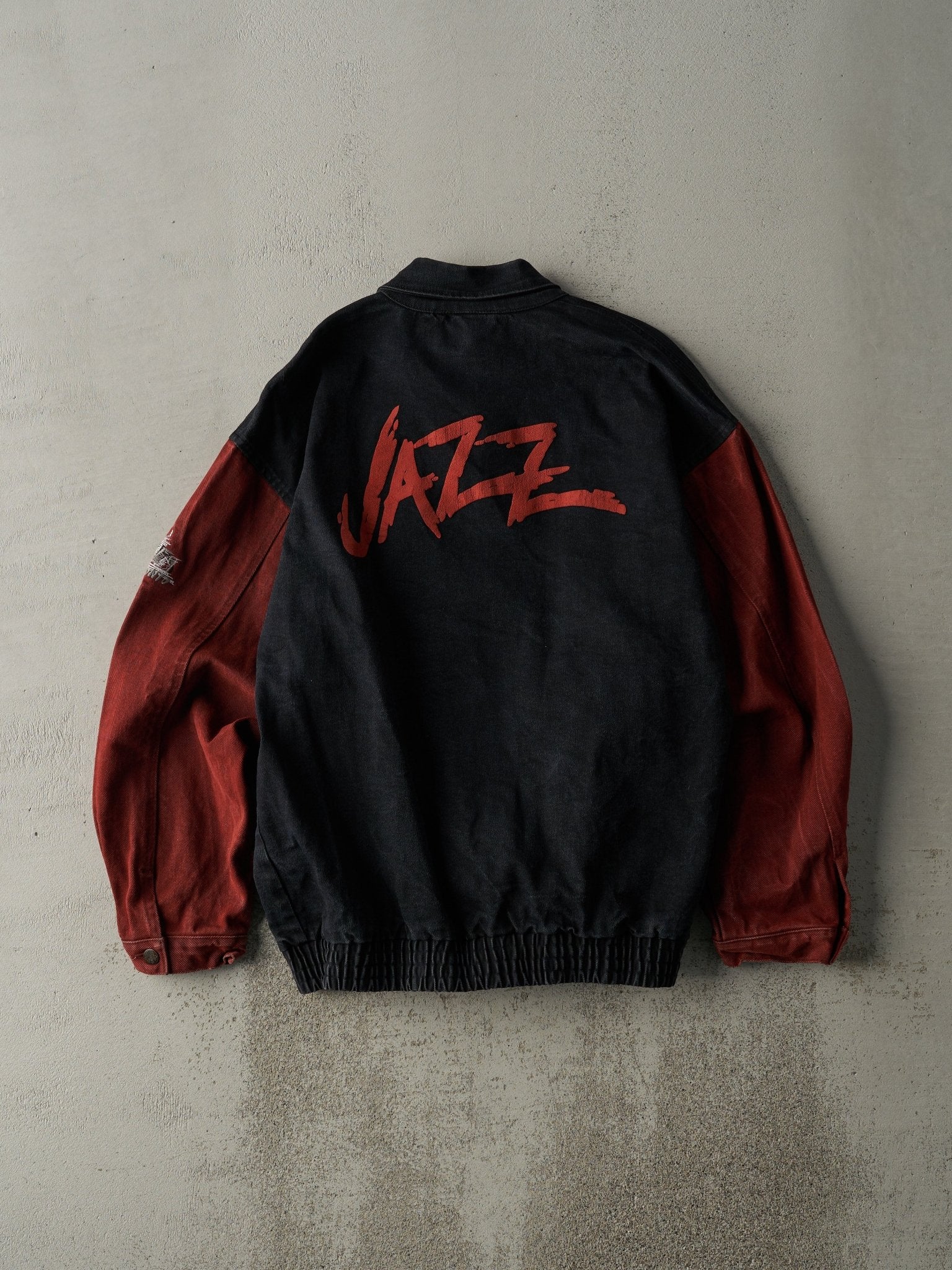 Vintage 90s Black & Red Embroidered Downtown Toronto Jazz Festival Denim Jacket (M)