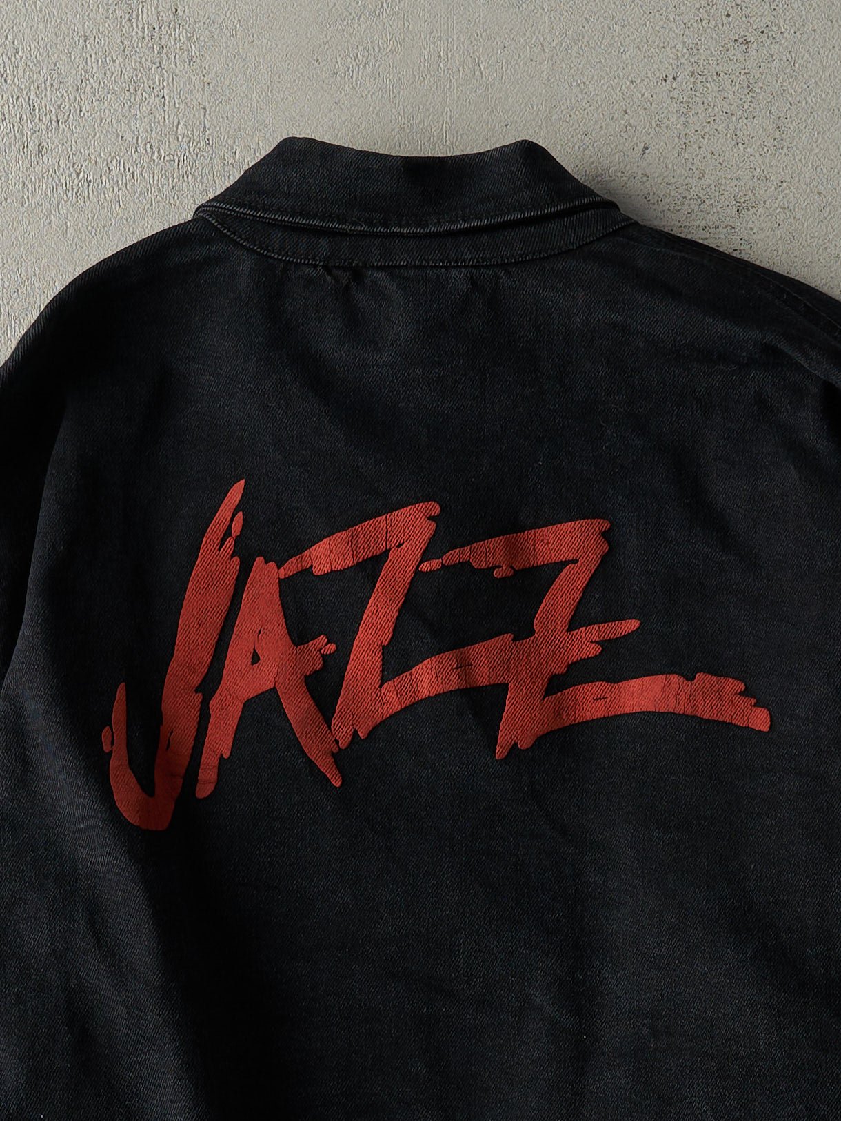 Vintage 90s Black & Red Embroidered Downtown Toronto Jazz Festival Denim Jacket (M)