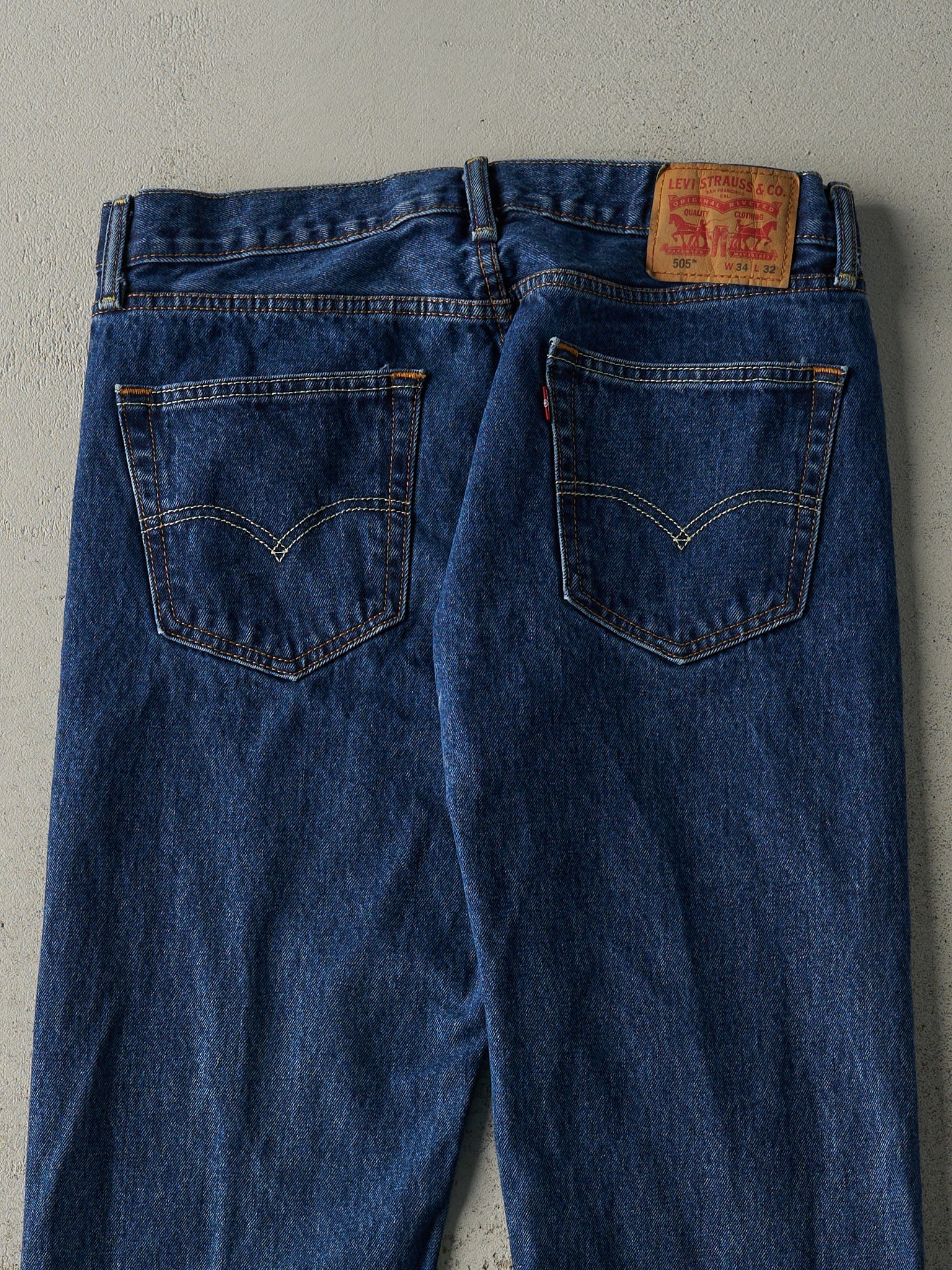 Vintage Y2K Dark Wash Levi's 505 Jeans (34x31)