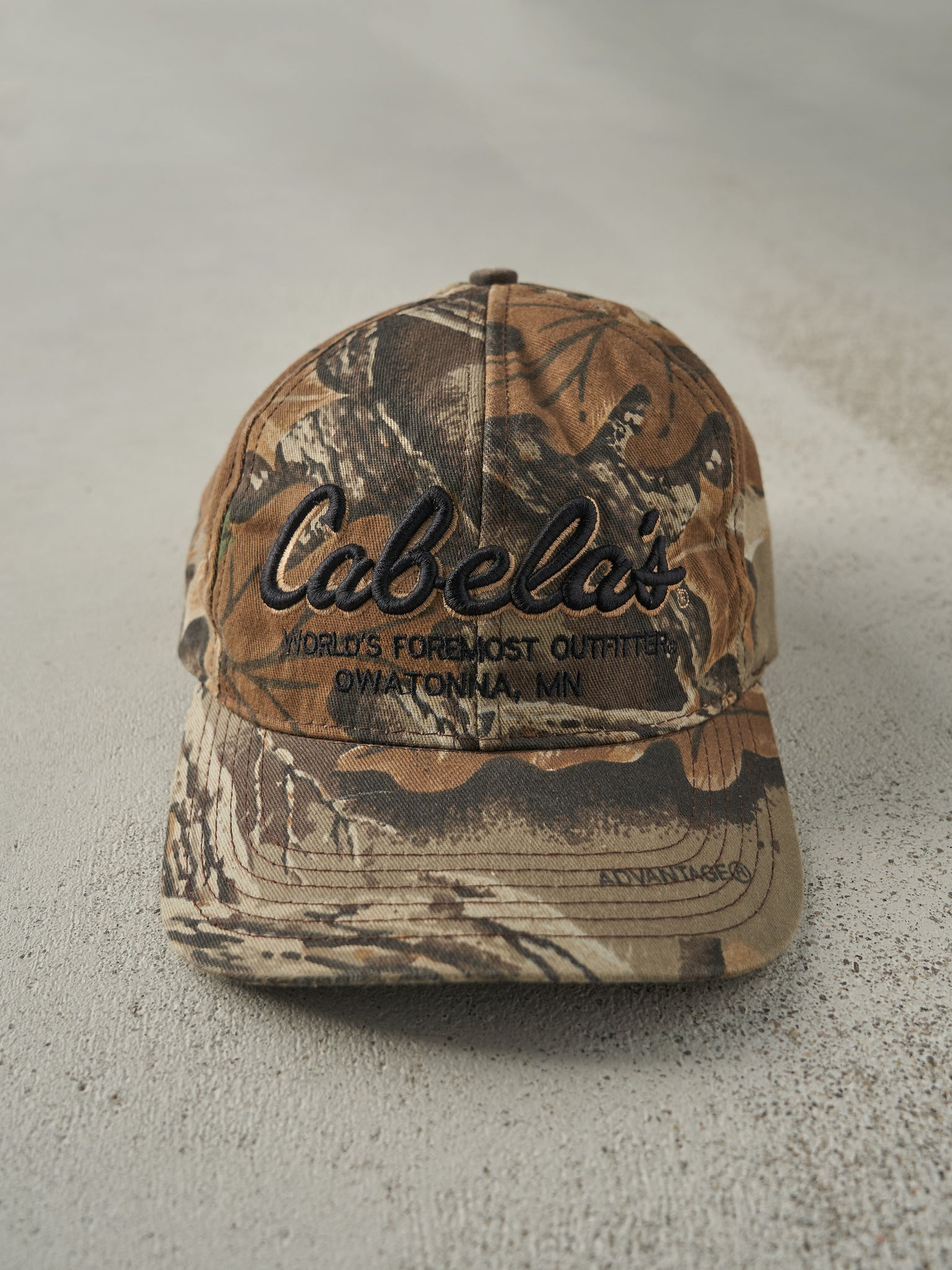 Vintage 90s Camo Embroidered Cabela's x Advantage Strap Back Hat