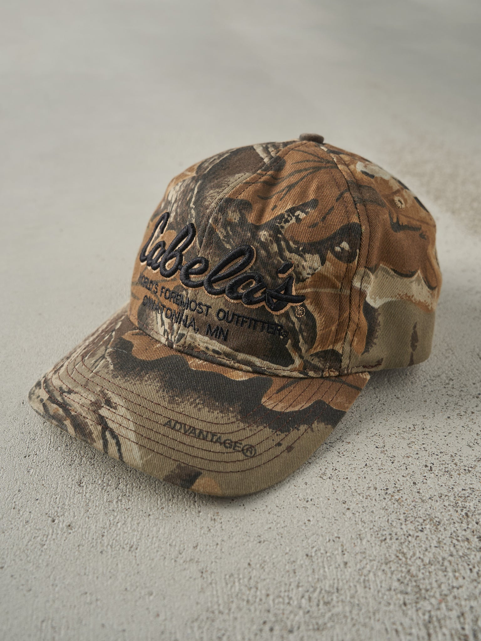 Vintage 90s Camo Embroidered Cabela's x Advantage Strap Back Hat