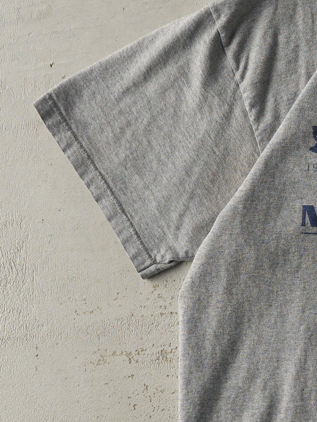 Vintage Y2K Grey Toronto Maple Leafs Tee (L)