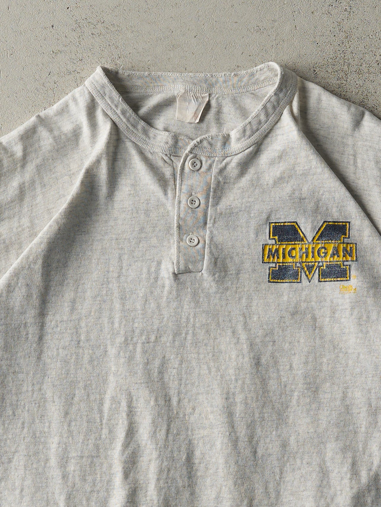 Vintage 93' Heather Grey University of Michigan Wolverines x Disney Quarter Button Tee (M)