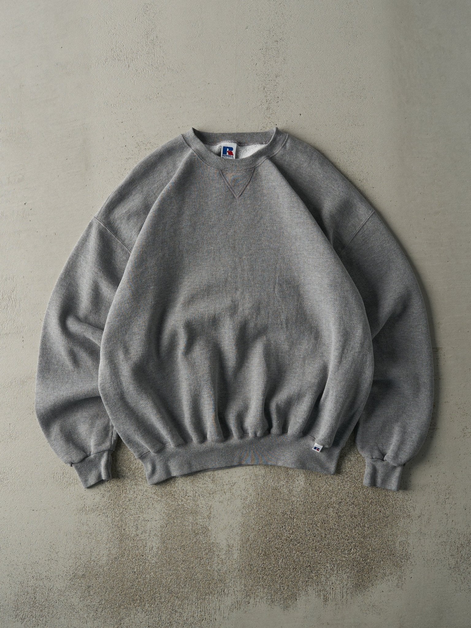 Vintage Y2K Grey Russell Athletic Blank Crewneck (L/XL)