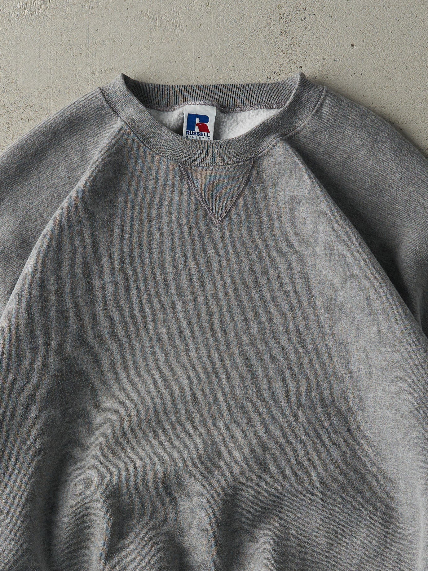 Vintage Y2K Grey Russell Athletic Blank Crewneck (L/XL)