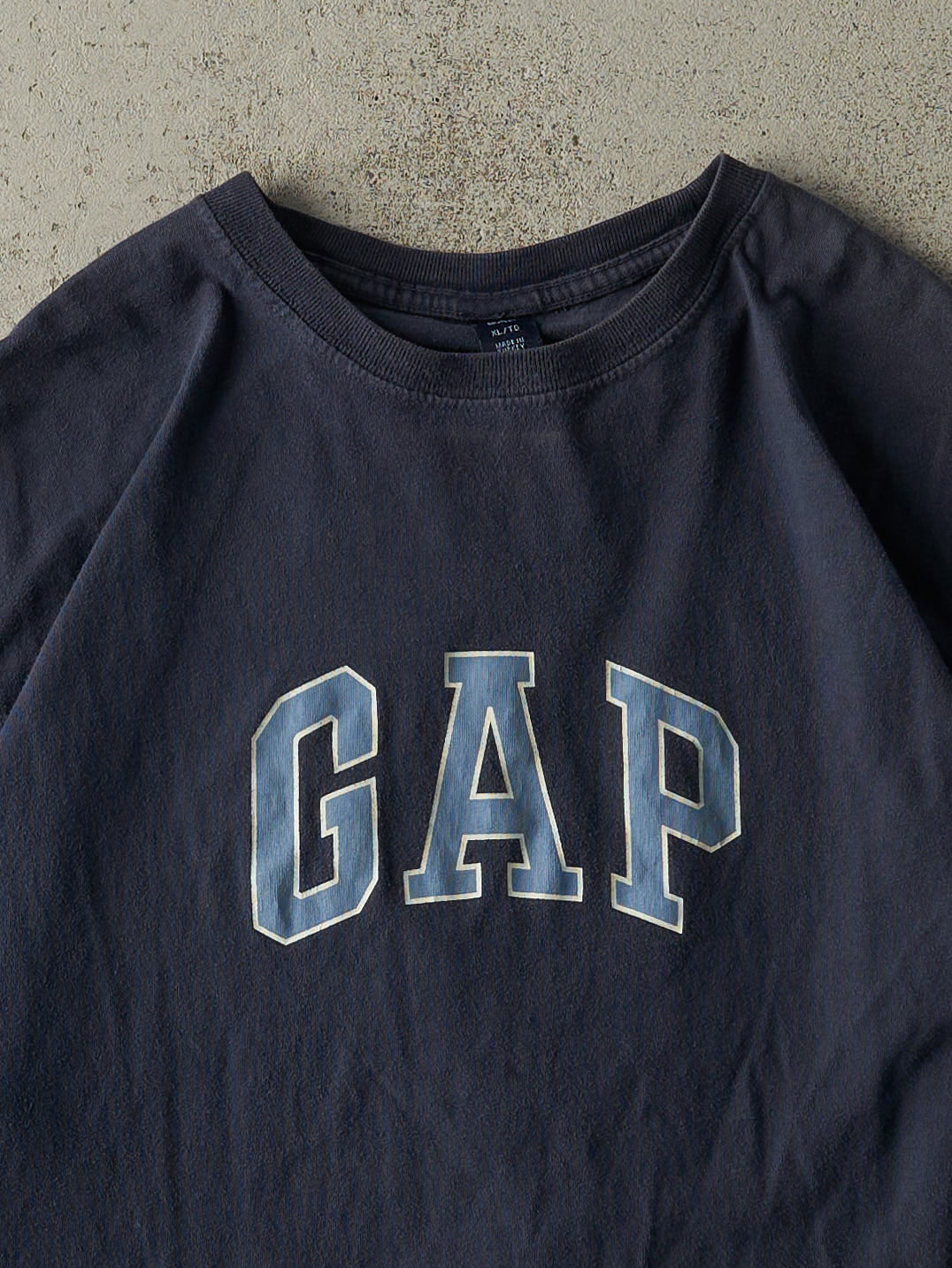 Vintage Y2K Navy Blue Gap Logo Tee (L/XL)