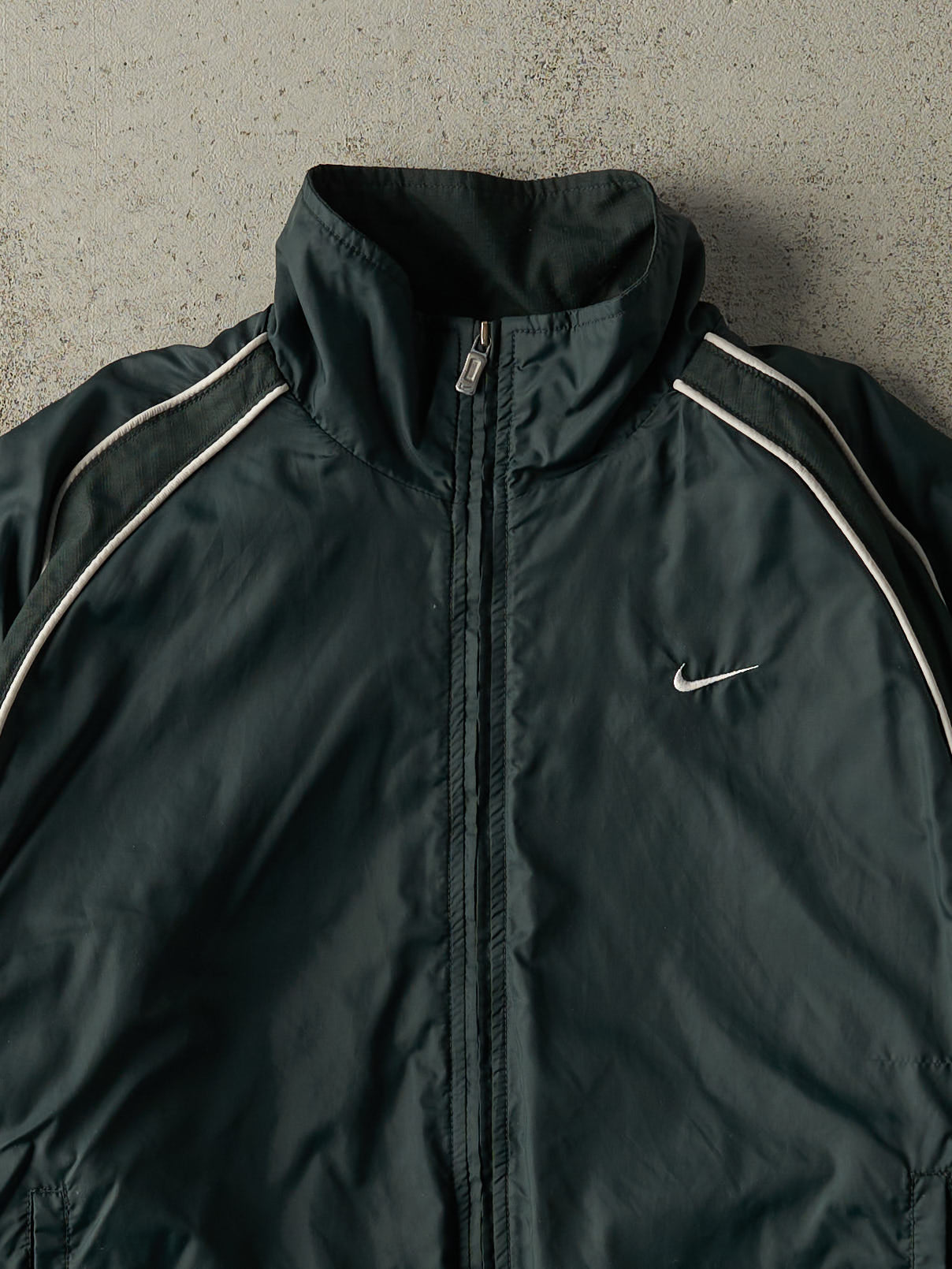 Vintage 90s Green Nike Windbreaker Boxy Jacket (S/M)