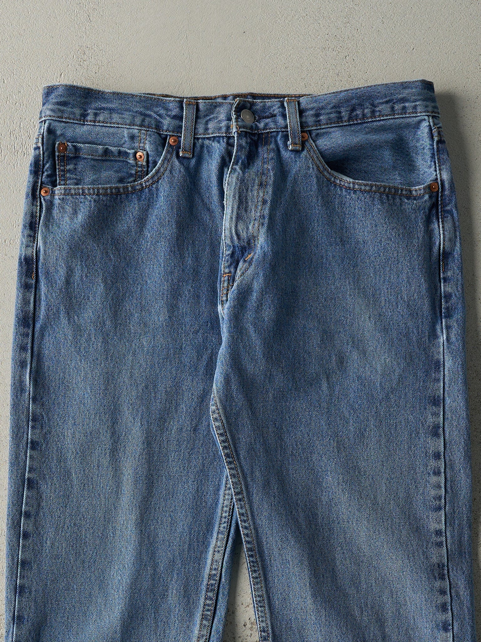 Vintage Y2K Light Wash Levi's 505 Jeans (34x31)