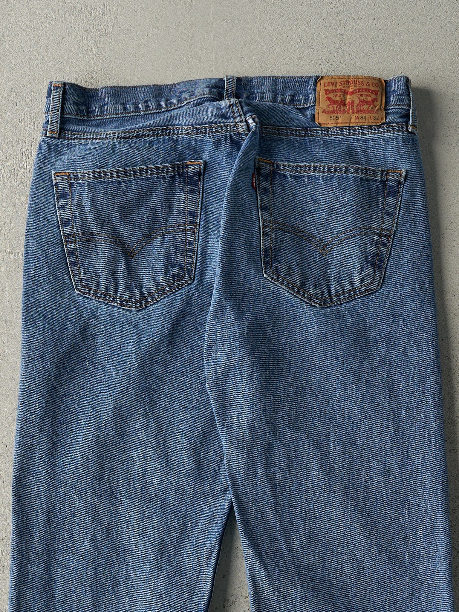 Vintage Y2K Light Wash Levi's 505 Jeans (34x31)