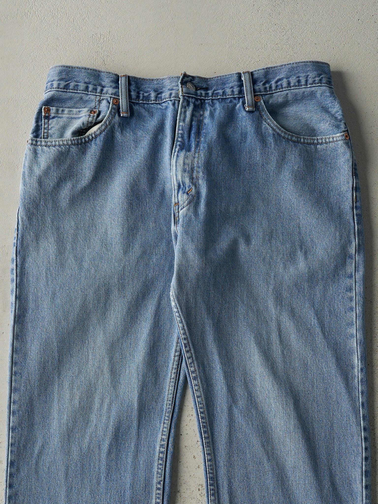 Vintage Y2K Light Wash Levi's 505 Jeans (35.5x30.5)