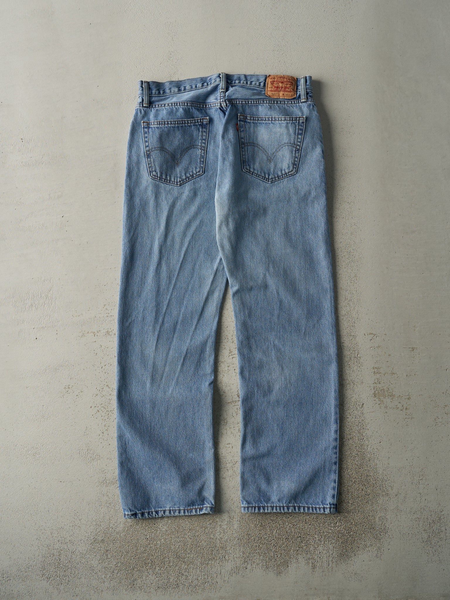 Vintage Y2K Light Wash Levi's 505 Jeans (35.5x30.5)