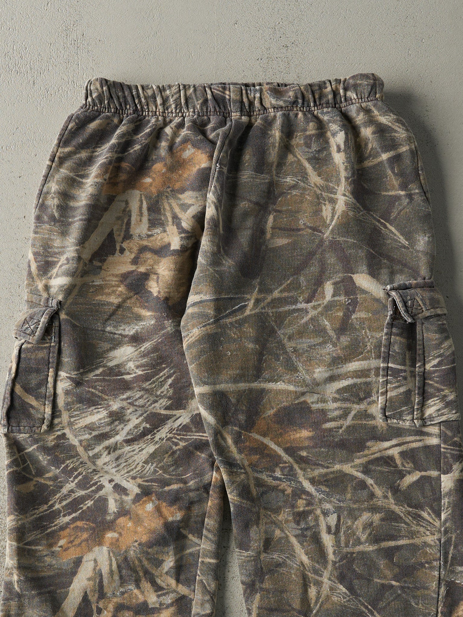 Vintage Y2K Camo Cargo Sweatpants (34x28.5)