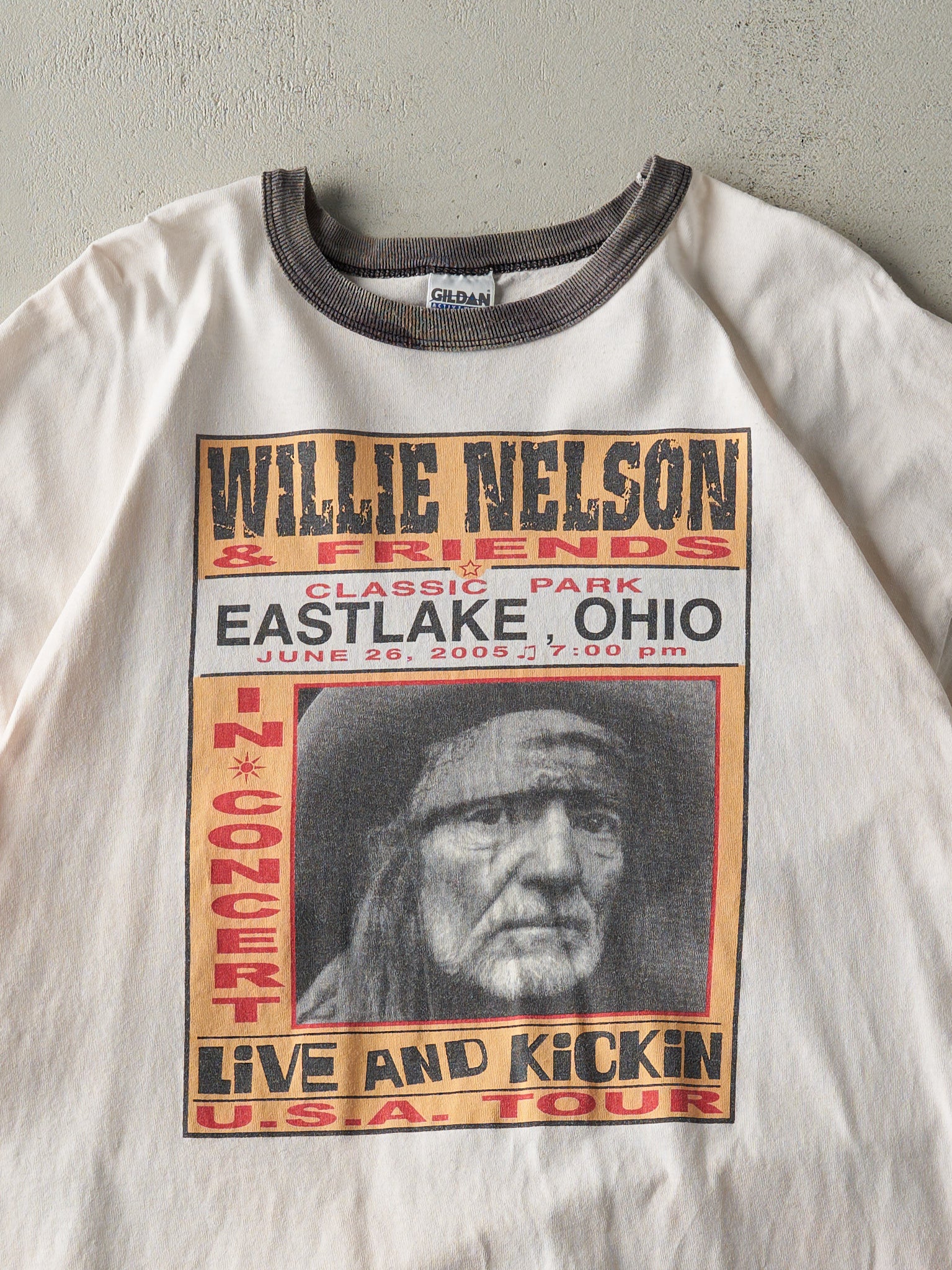 Vintage 05' White Willie Nelson & Friends Tour Tee (L)