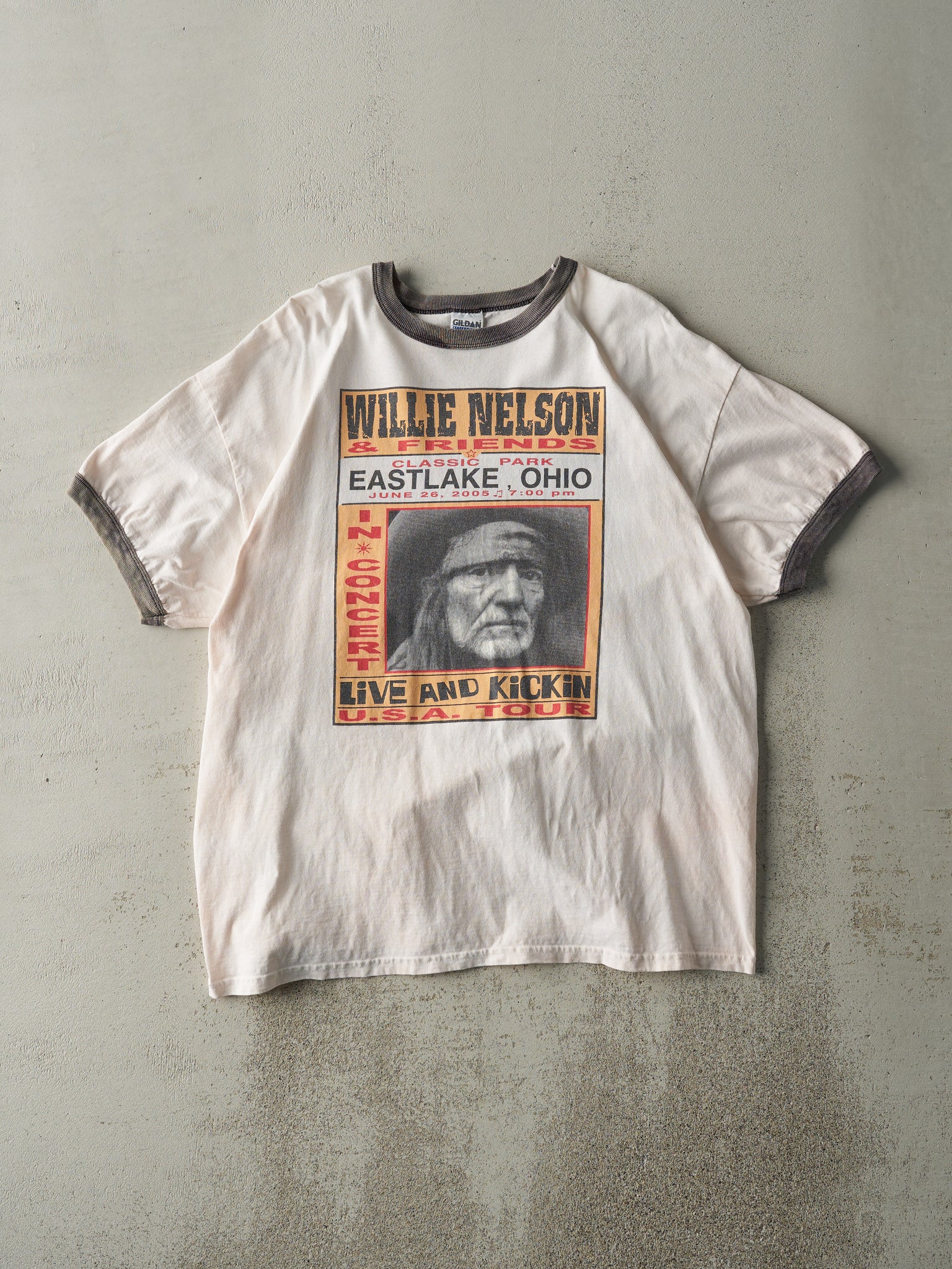 Vintage 05' White Willie Nelson & Friends Tour Tee (L)