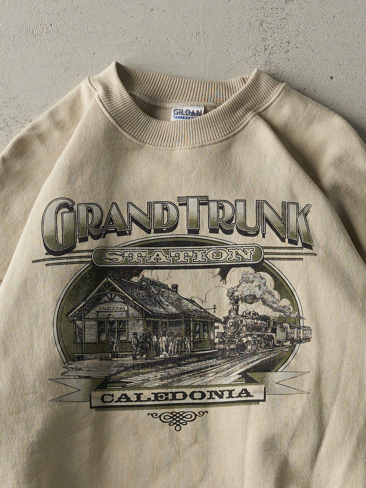 Vintage Y2K Beige Grand Trunk Station Crewneck (M)