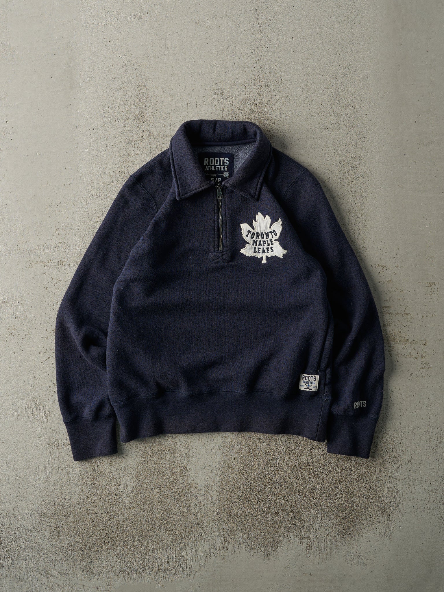 Vintage Y2K Navy Blue Embroidered Toronto Maple Leafs Quarter Zip Sweatshirt (S)