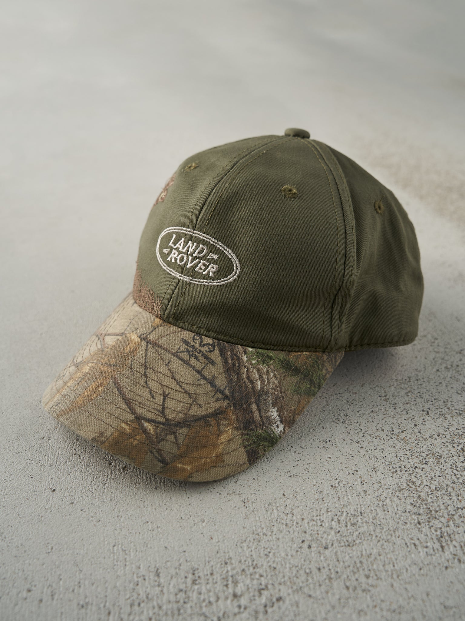 Vintage Y2K Camo & Green Embroidered Land Rover x Realtree Velcro Back Hat