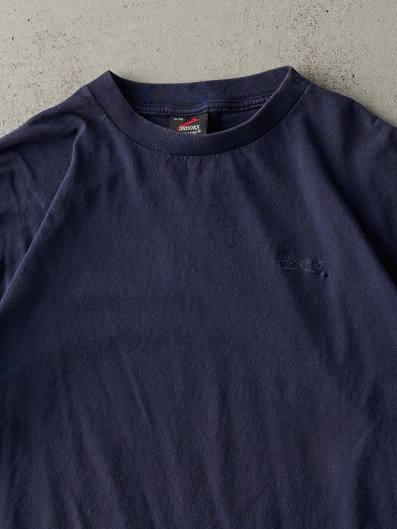 Vintage 90s Navy Blue Brooks Embroidered Logo Single Stitch Tee (L)