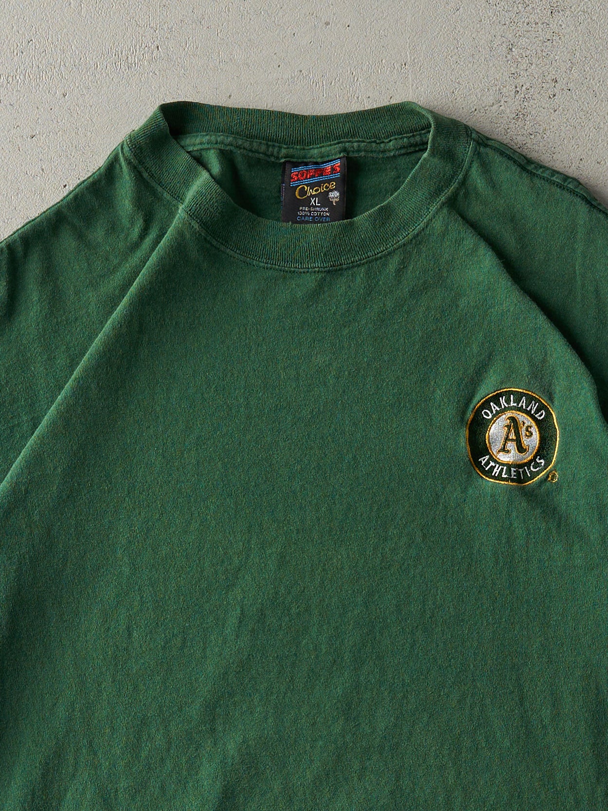 Vintage 90s Green Embroidered Oakland Athletics MLB Tee (L)