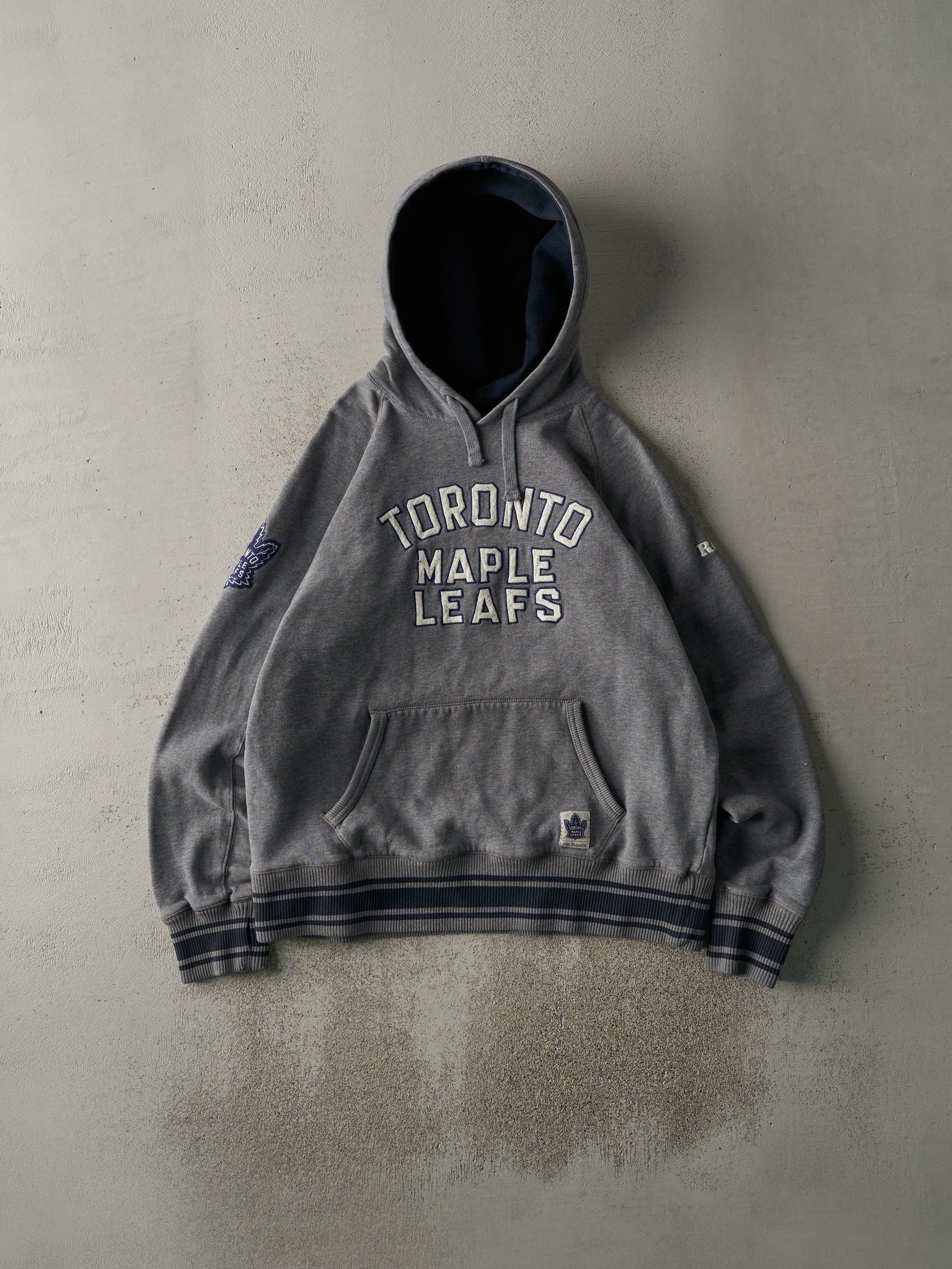 Vintage Y2K Grey Toronto Maple Leafs x Roots Hoodie (L)