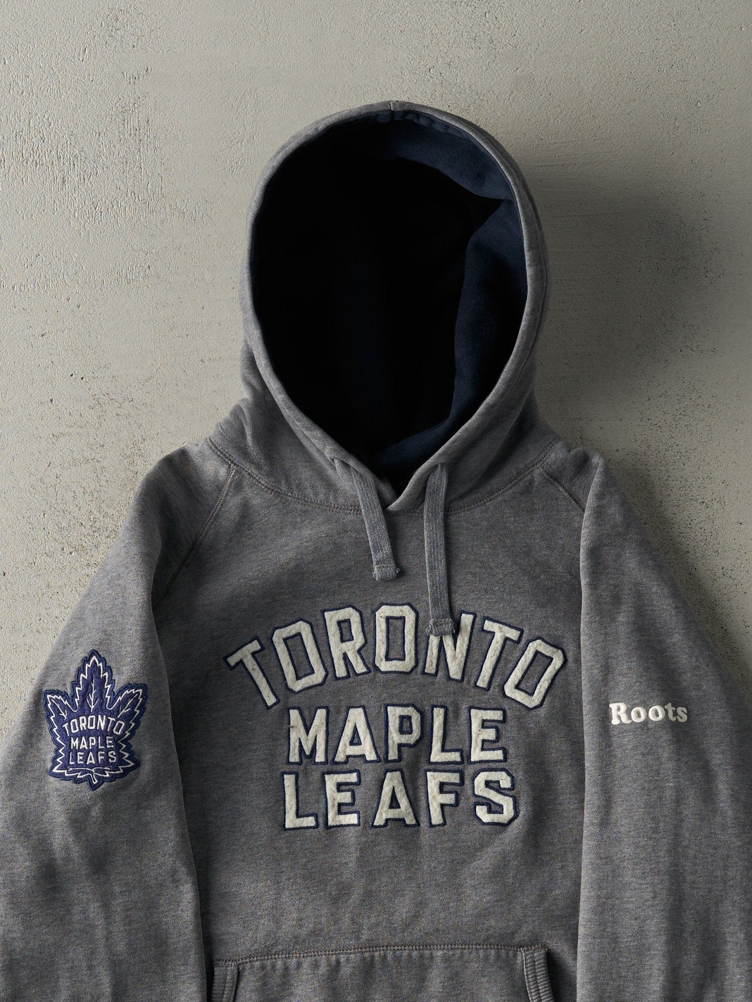 Vintage Y2K Grey Toronto Maple Leafs x Roots Hoodie (L)