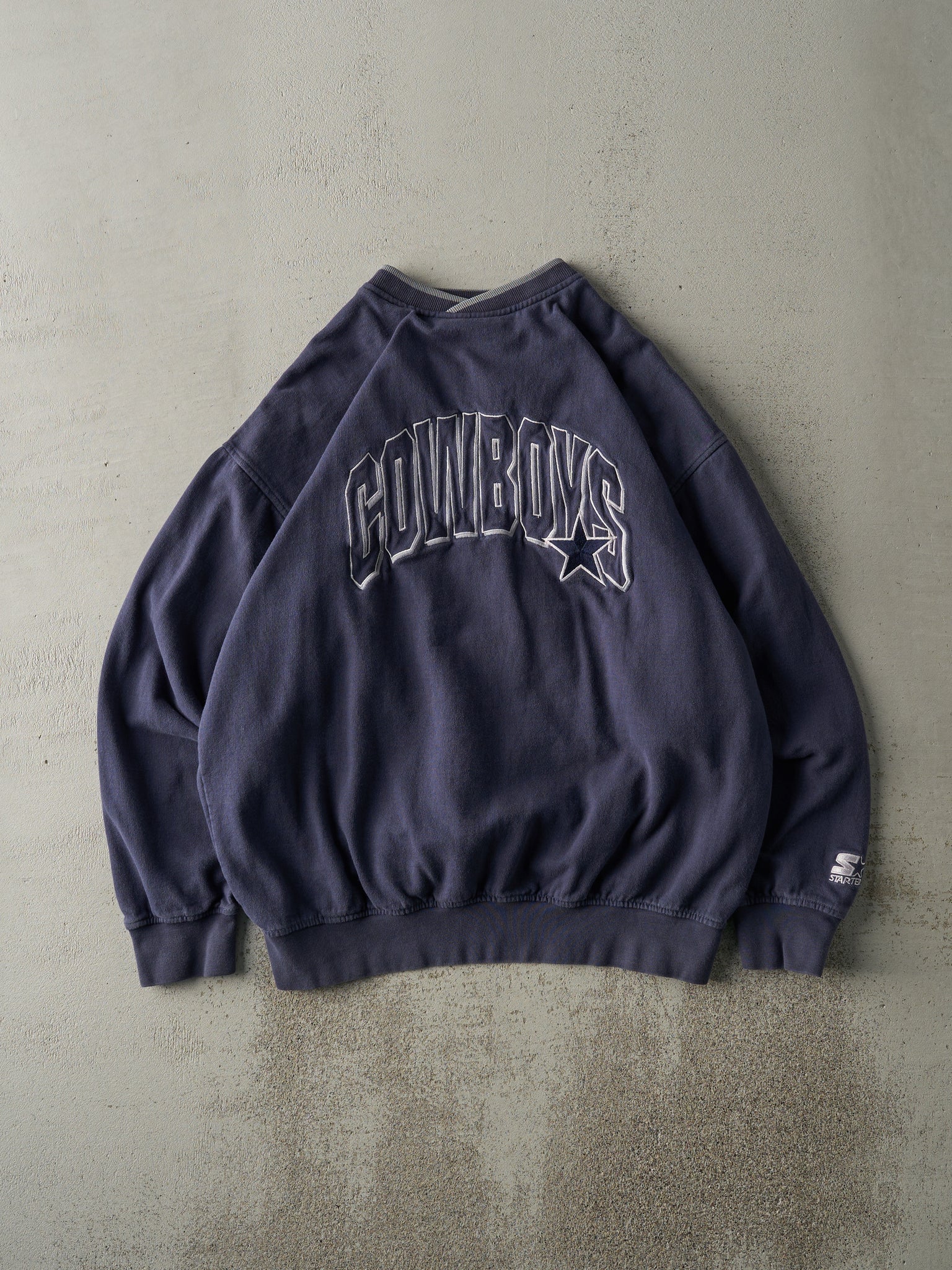 Vintage 90s Navy Blue Embroidered Dallas Cowboys Starter Crewneck (L)