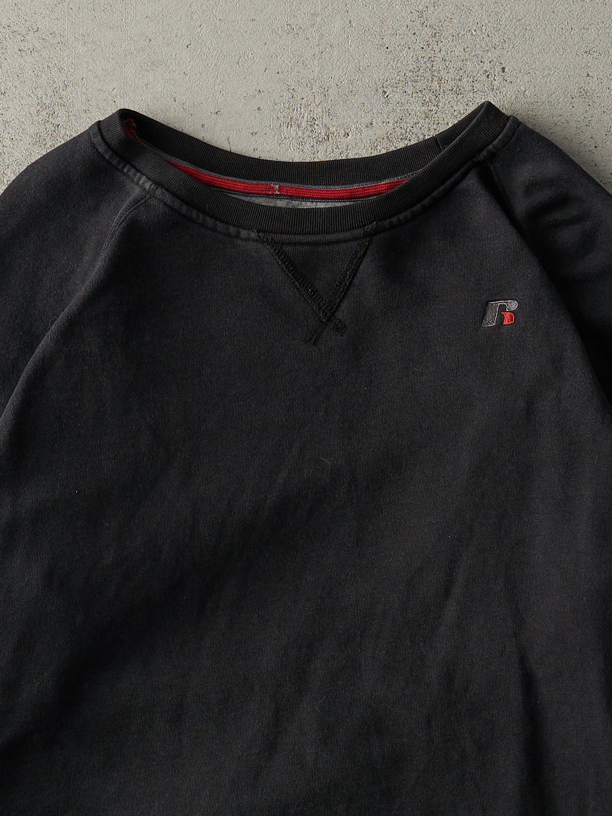 Vintage Y2K Black Embroidered Russell Athletics Logo Boxy Crewneck (L)