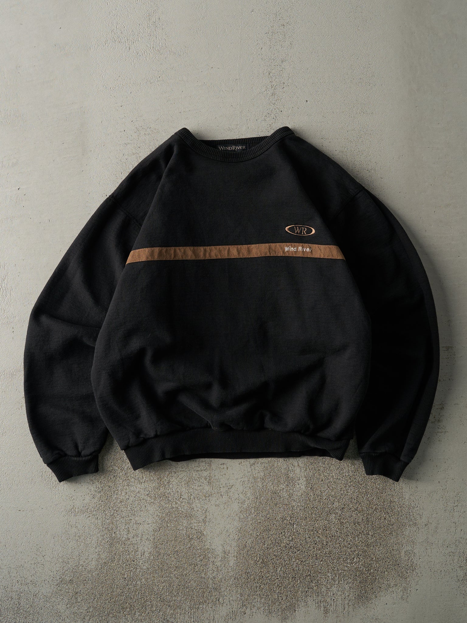 Vintage Y2K Black Embroidered Wind River Crewneck (L)