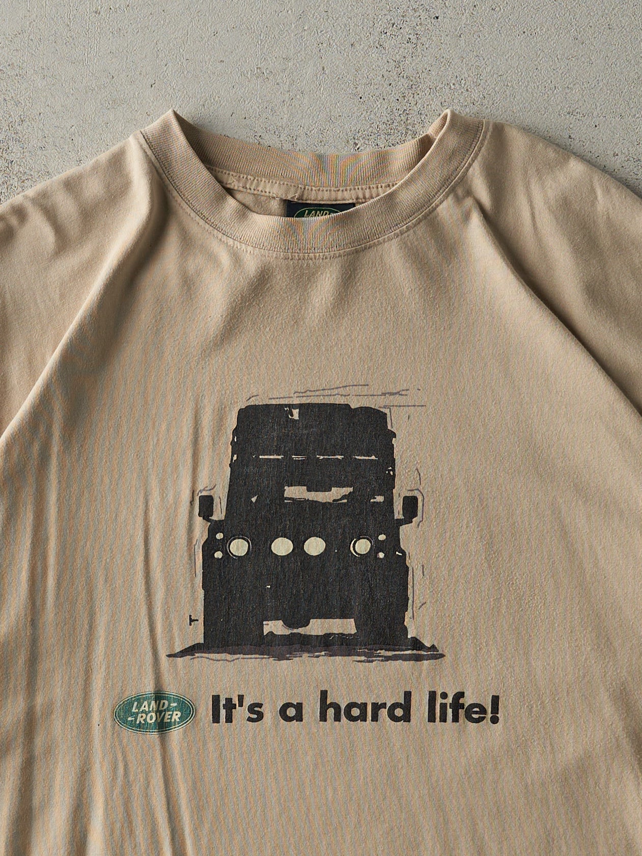 Vintage Y2K Beige Land Rover "It's a Hard Life" Tee (XL)