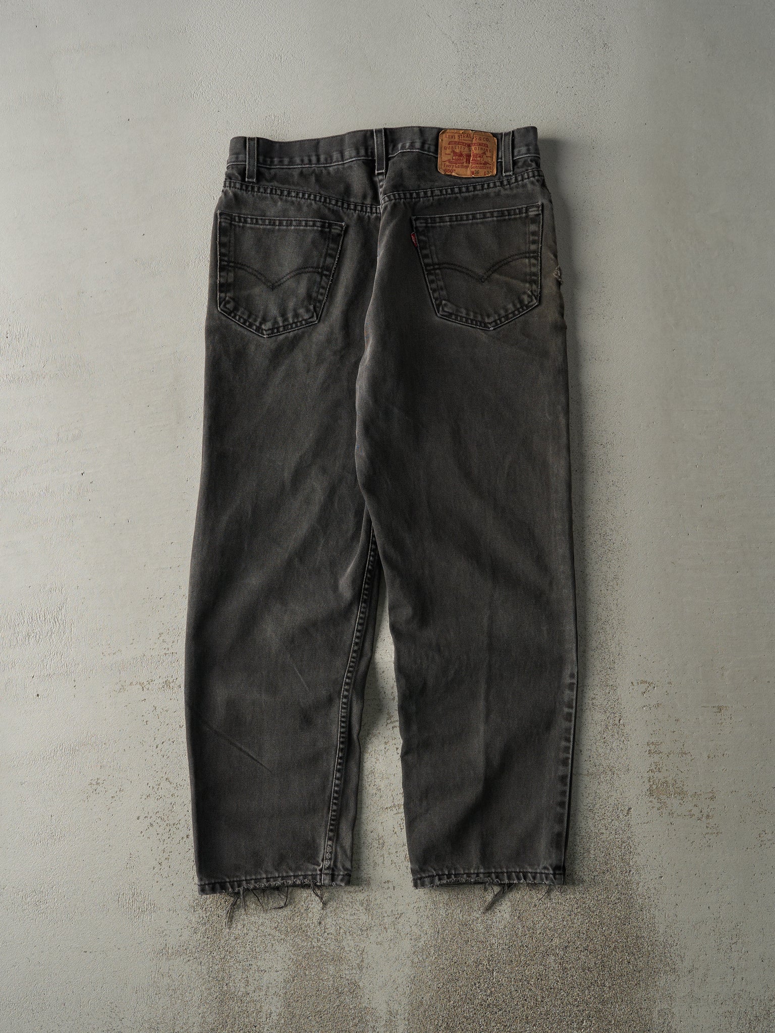 Vintage 90s Faded Black Levi's 550 Denim Pants (35.5x29.5)