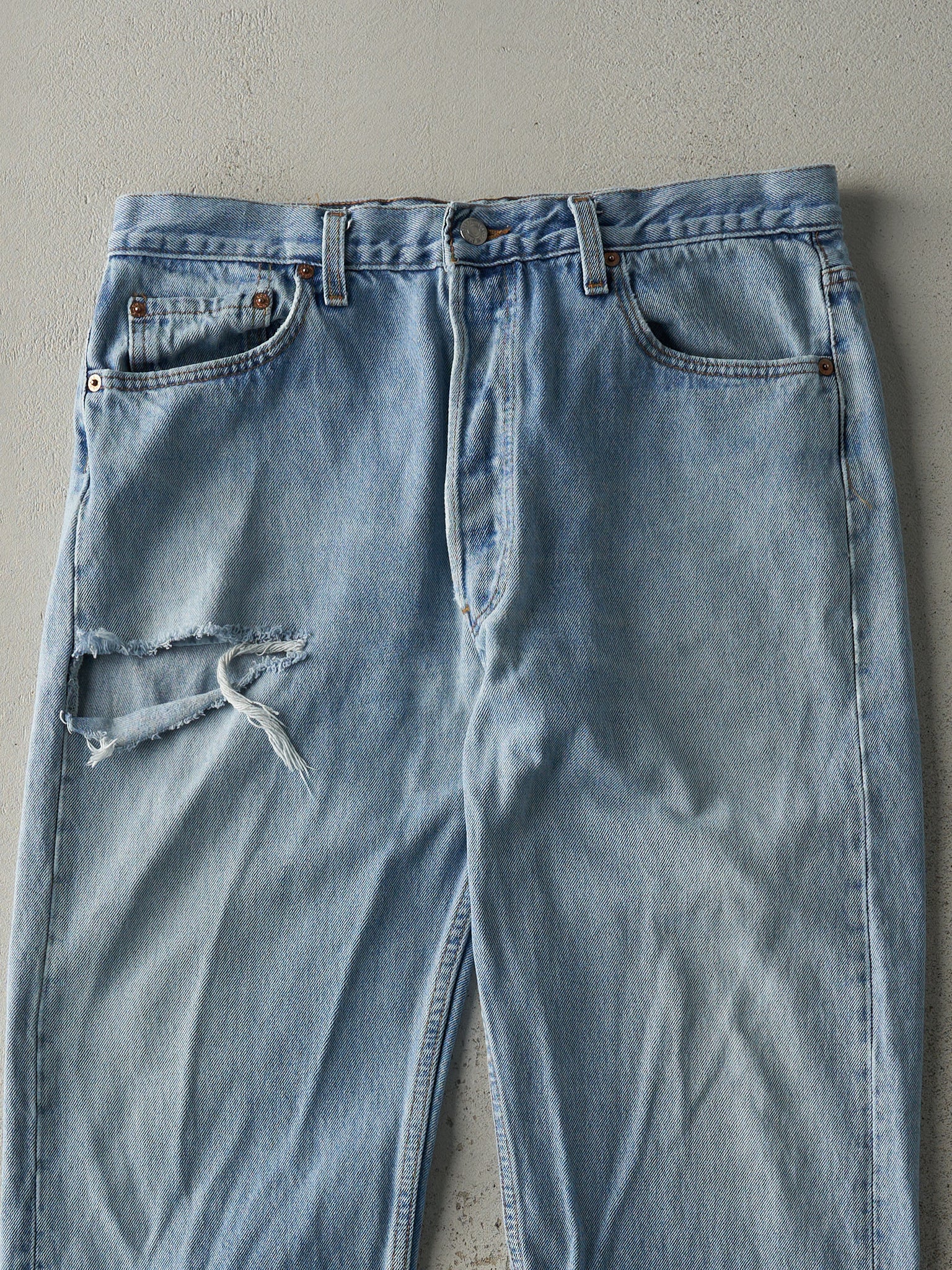 Vintage 80s Light Wash Levi's 501 Jeans (33x29.5)