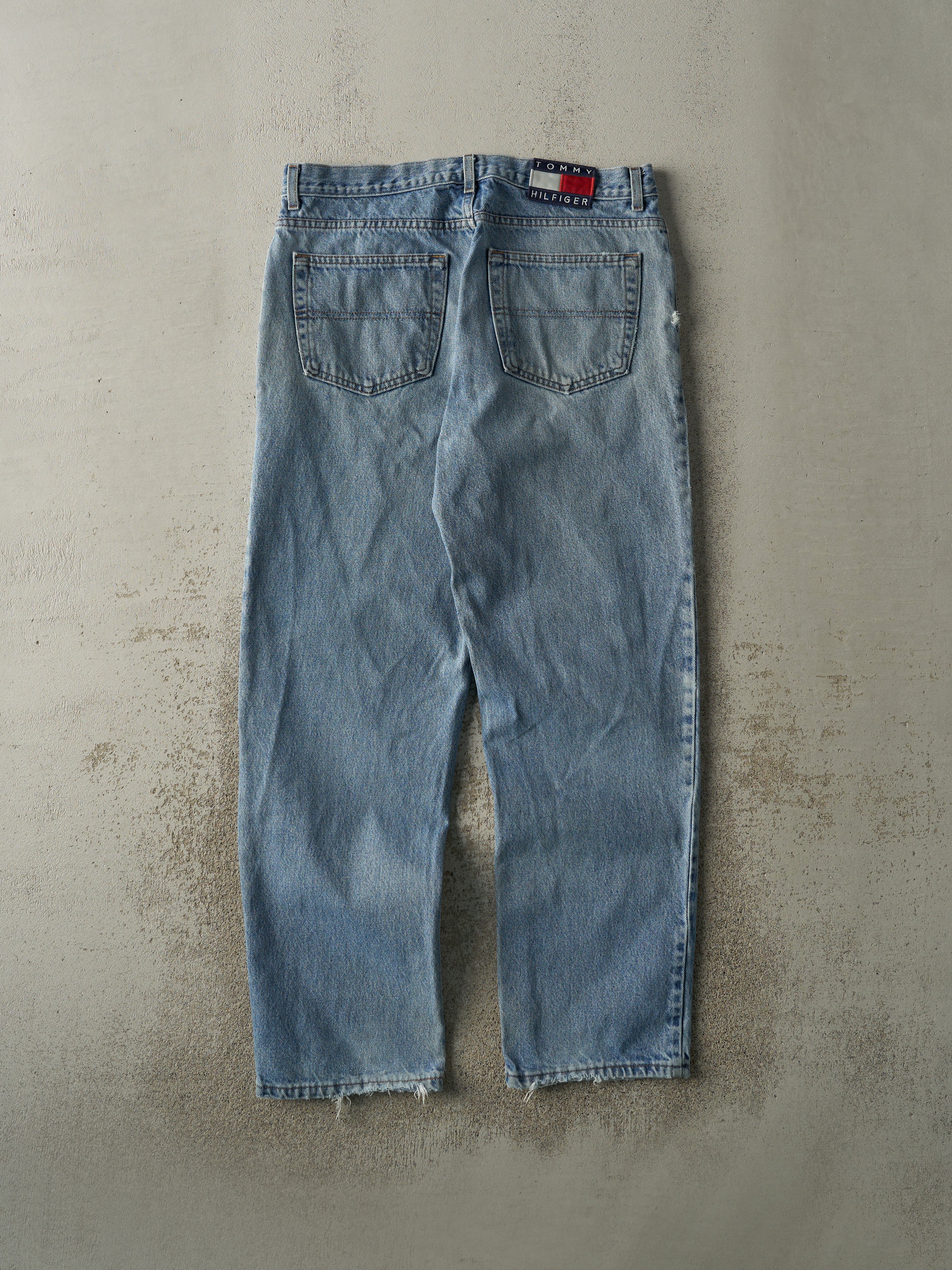 Vintage 90s Light Wash Tommy Hilfiger Jeans (35x30.5)