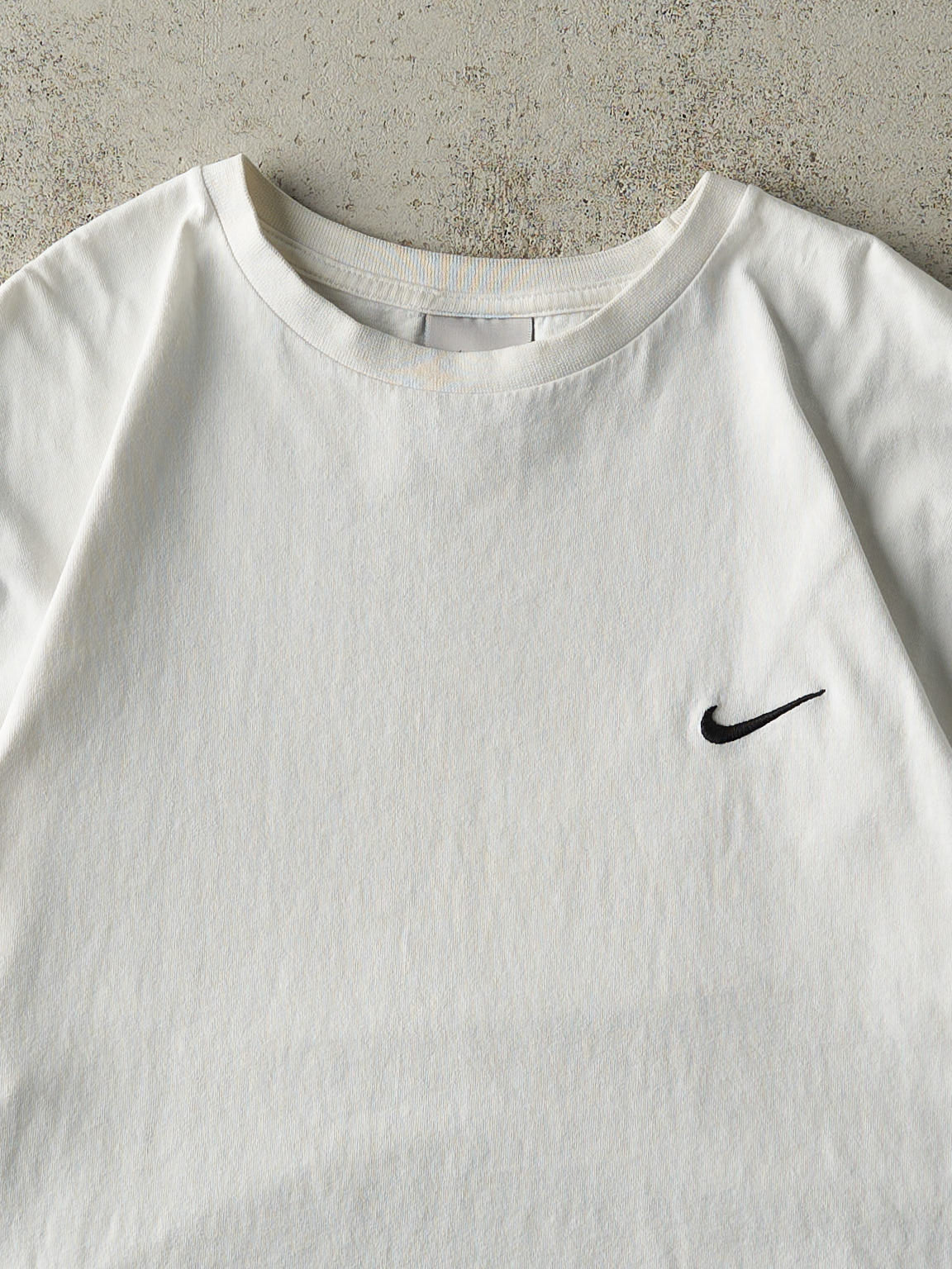 Vintage Y2K White Embroidered Nike Swoosh Tee (L/XL)