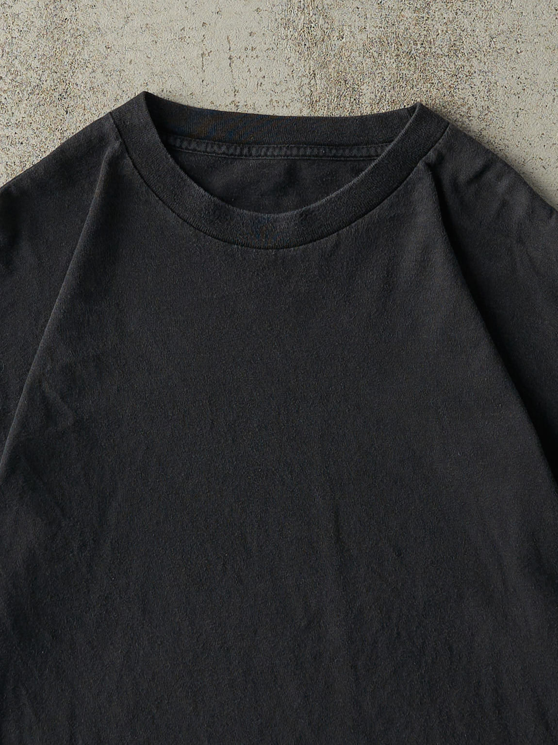Vintage 90s Faded Black Blank Tee (L)
