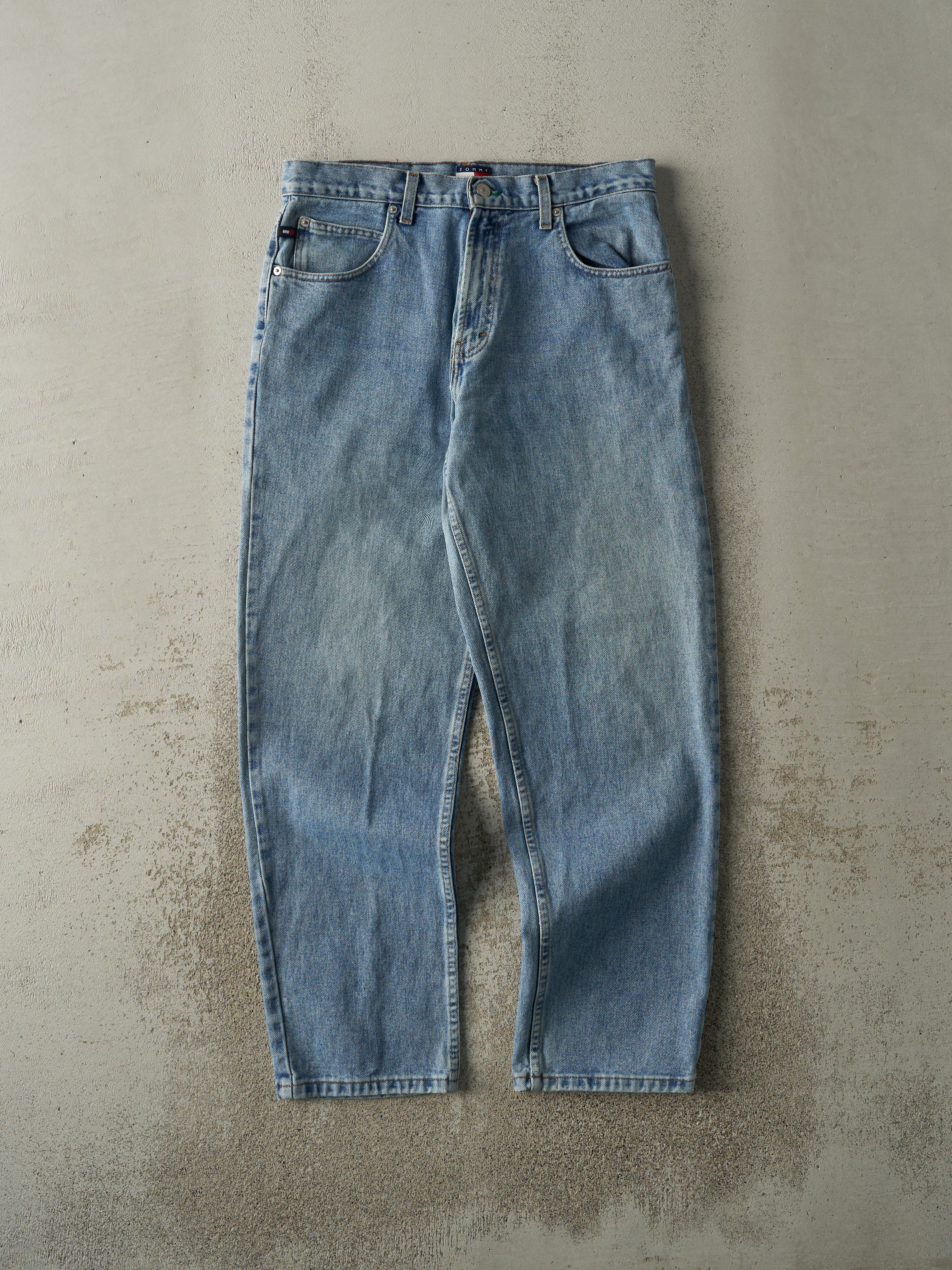 Vintage 90s Light Wash Tommy Hilfiger Jeans (32.5x30)