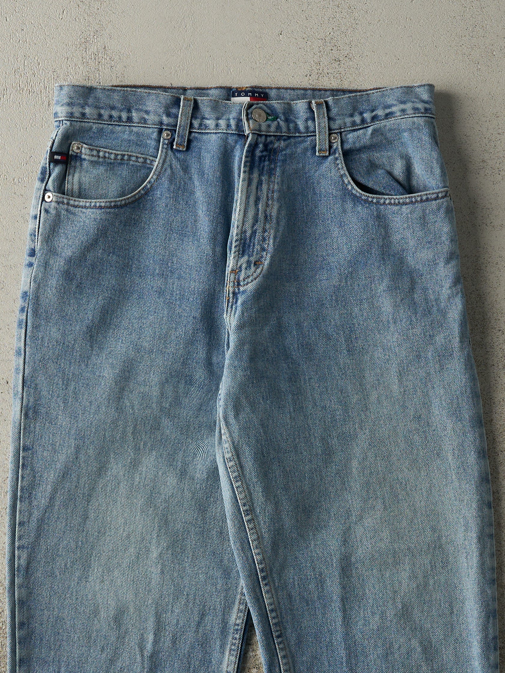 Vintage 90s Light Wash Tommy Hilfiger Jeans (32.5x30)