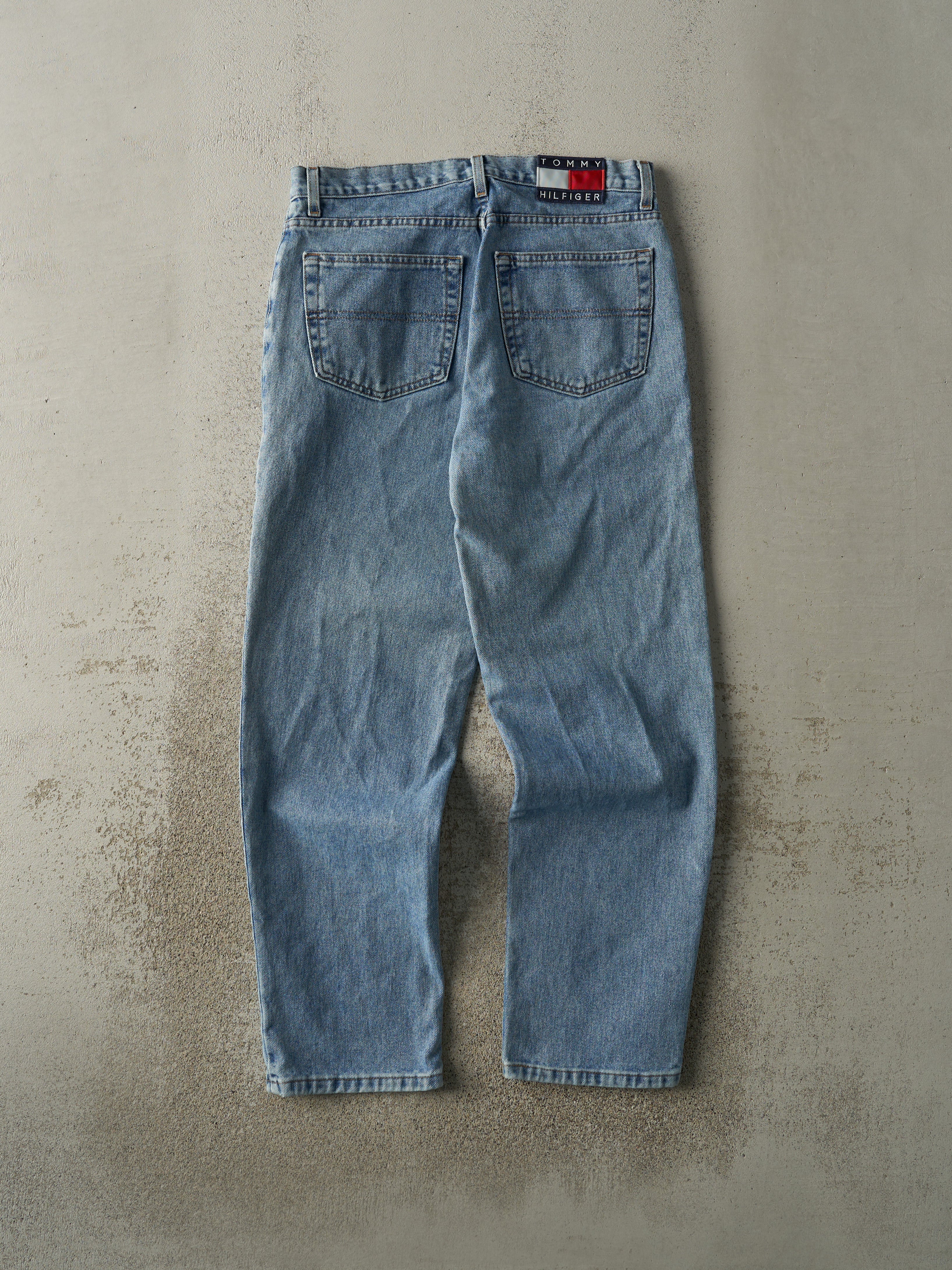 Vintage 90s Light Wash Tommy Hilfiger Jeans (32.5x30)